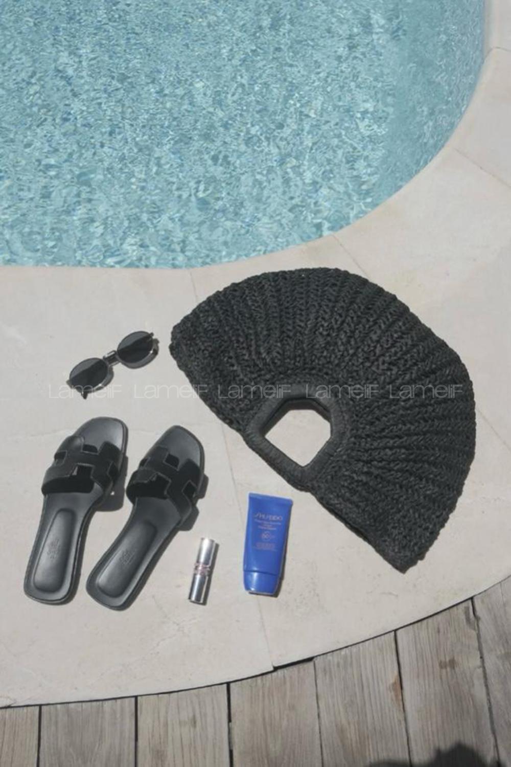 Black Buckle Skin Hand Bag Bag