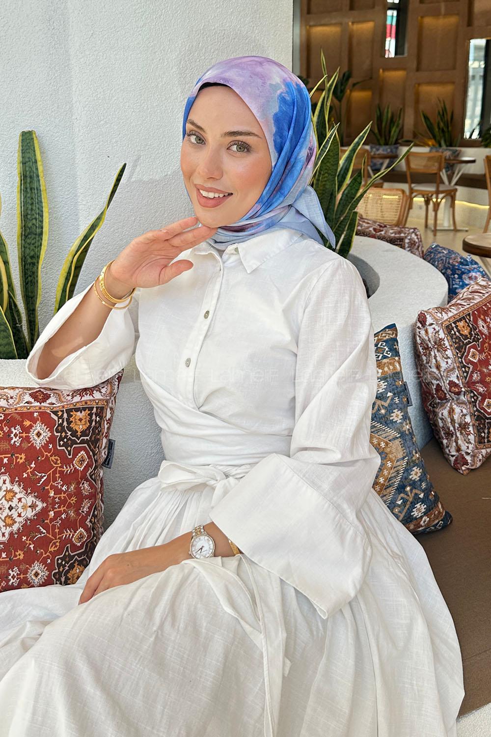 Lamelif Batik Çiçek Desen Soft Eşarp Gök Mavisi