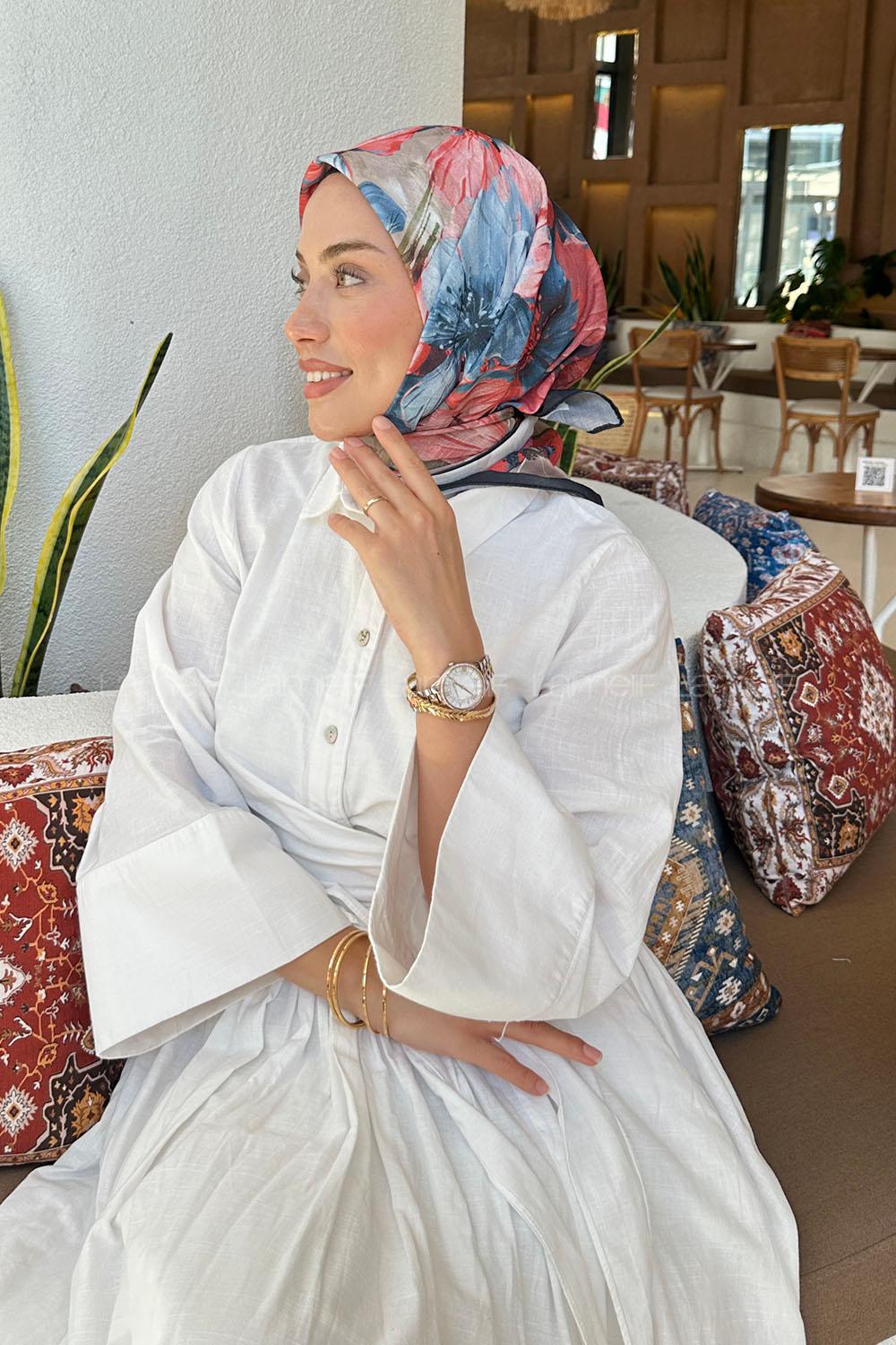 Lamelif Çiçek Desen Soft Eşarp Lacivert Kırmızı