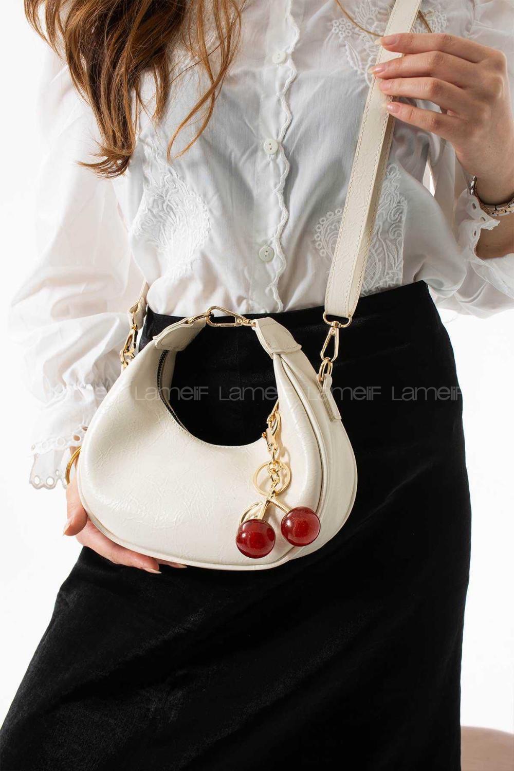 Lamelif Betty Model Charm Hediyeli Kadın El Ve Omuz Çantası Krem