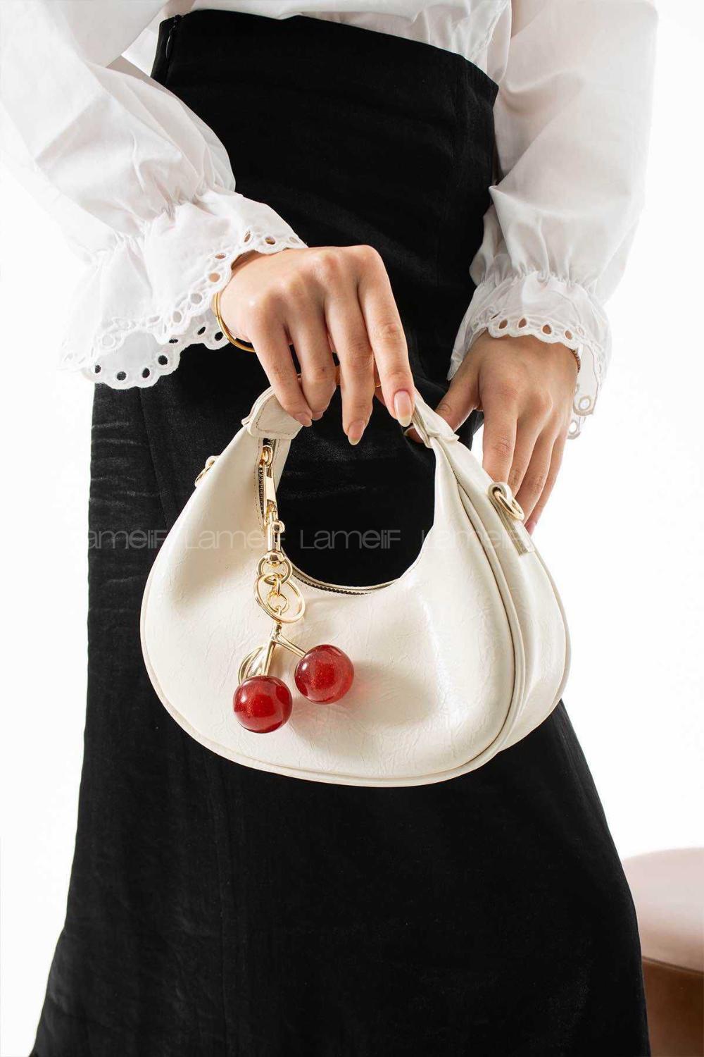 Lamelif Betty Model Charm Hediyeli Kadın El Ve Omuz Çantası Krem