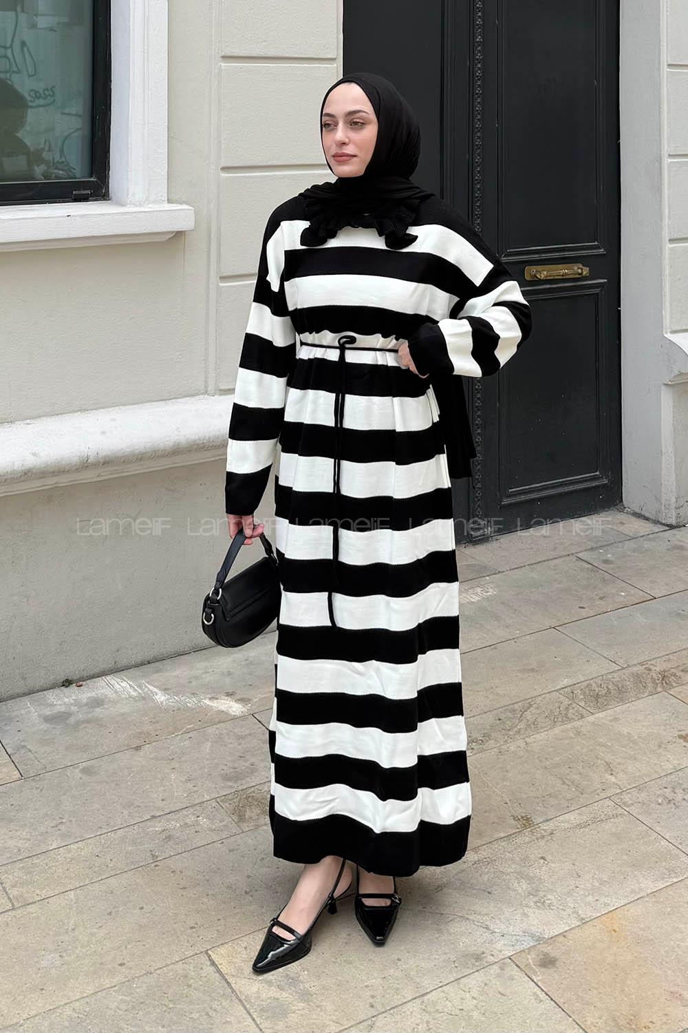 Lamelif Büzgü Yaka Detaylı Çizgili Triko Tesettür Elbise Siyah