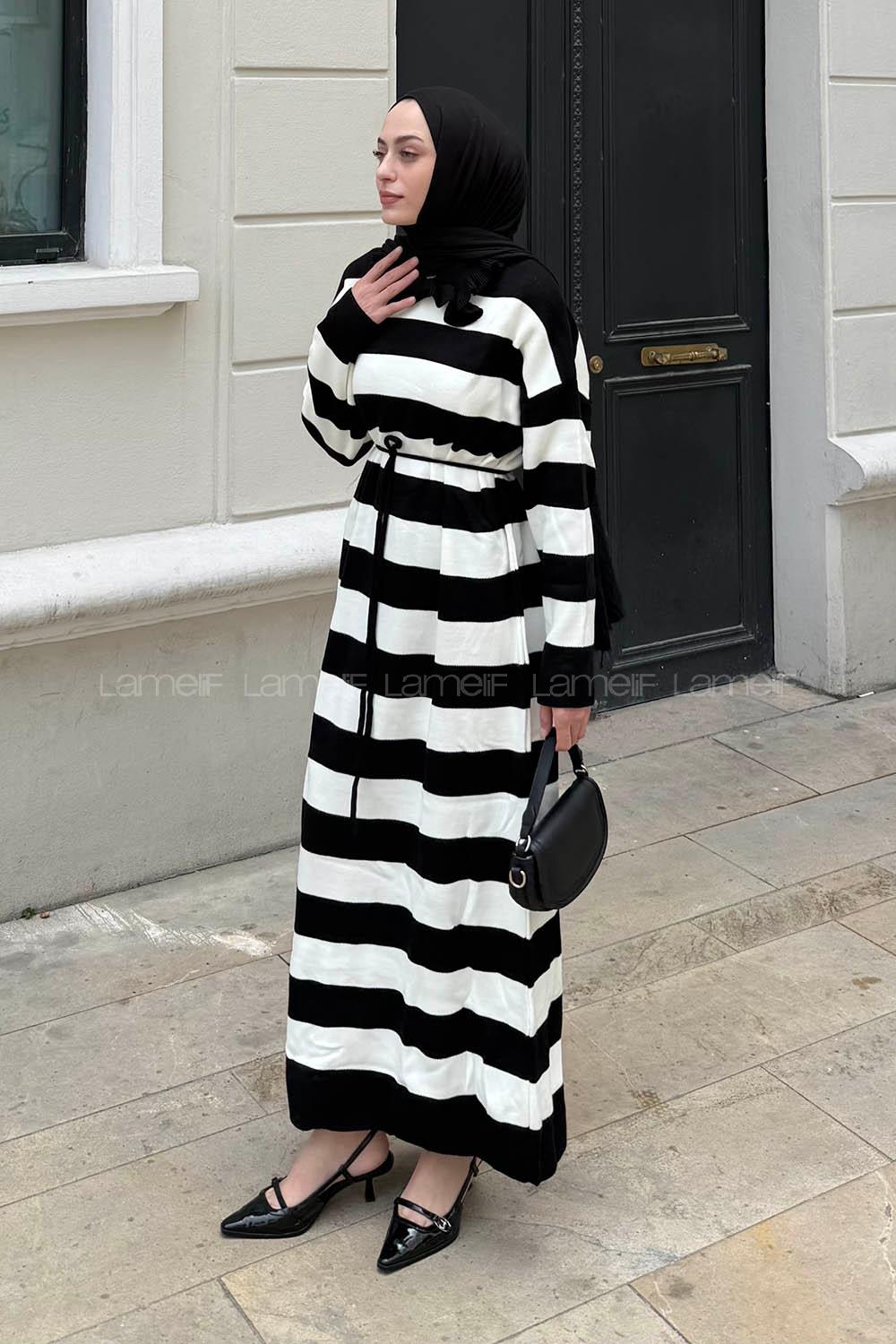 Lamelif Büzgü Yaka Detaylı Çizgili Triko Tesettür Elbise Siyah