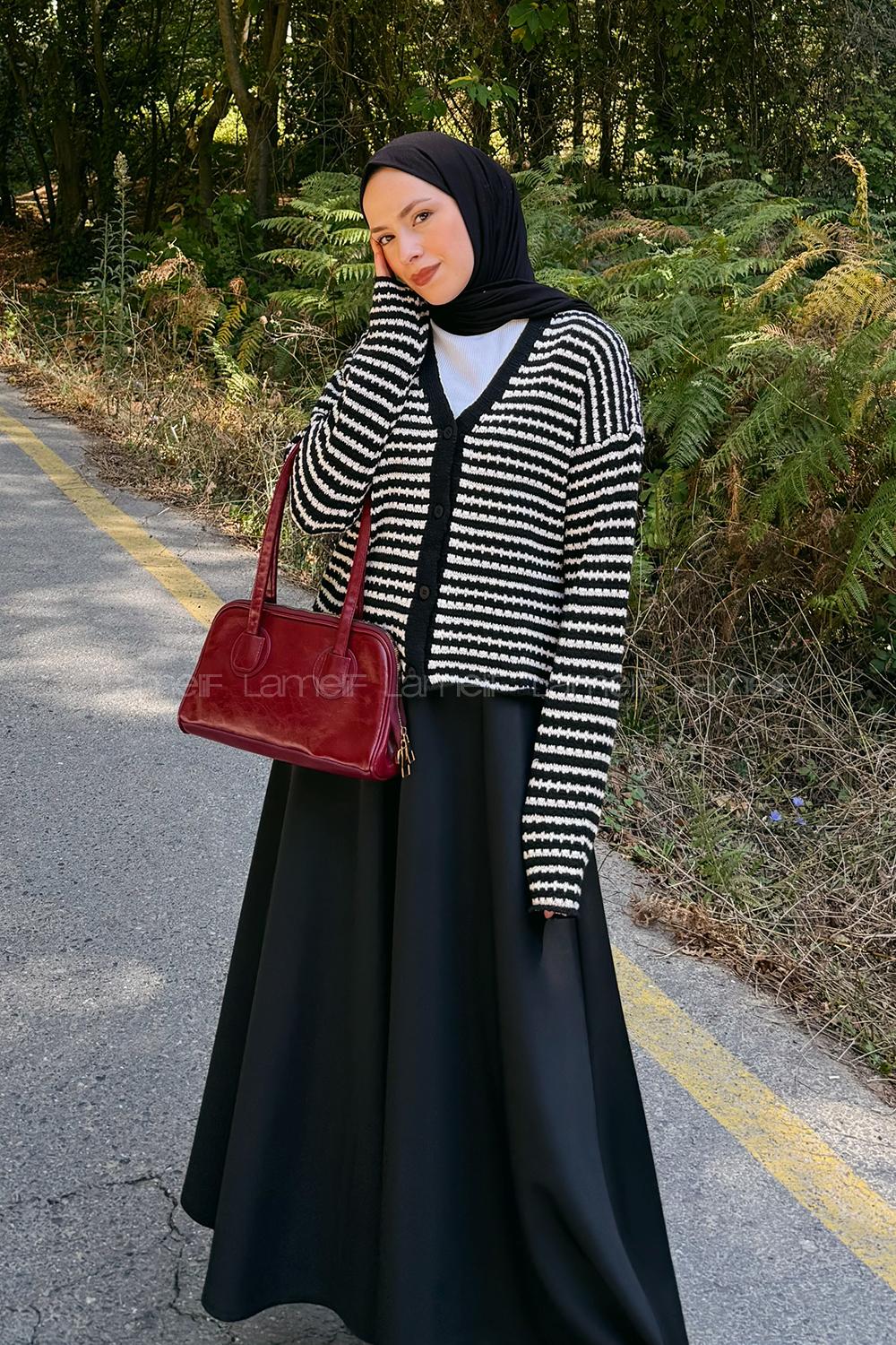 Lamelif İnce Çizgili Triko Hırka Siyah