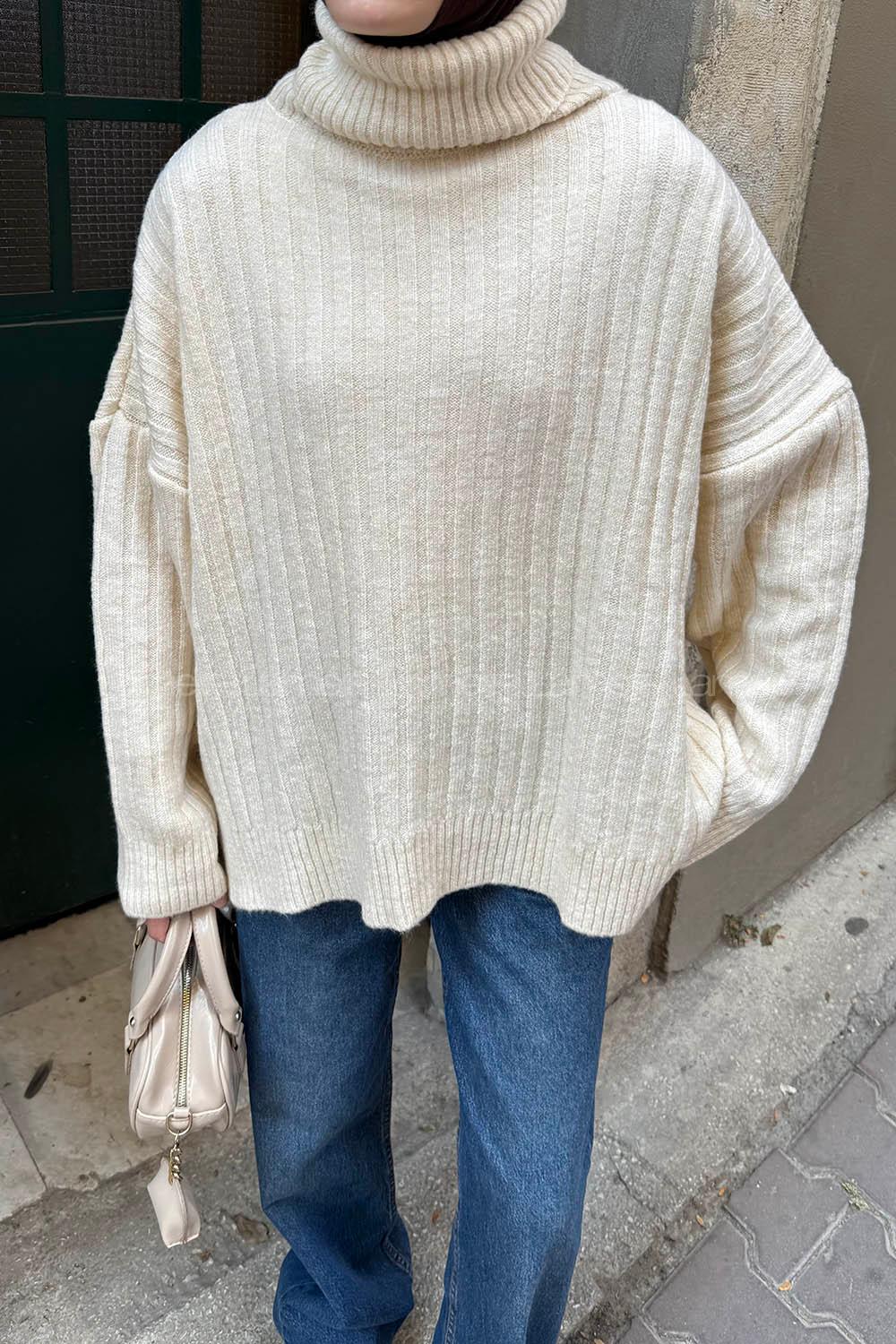 Natural Turtle Neck Long Arm Jumper