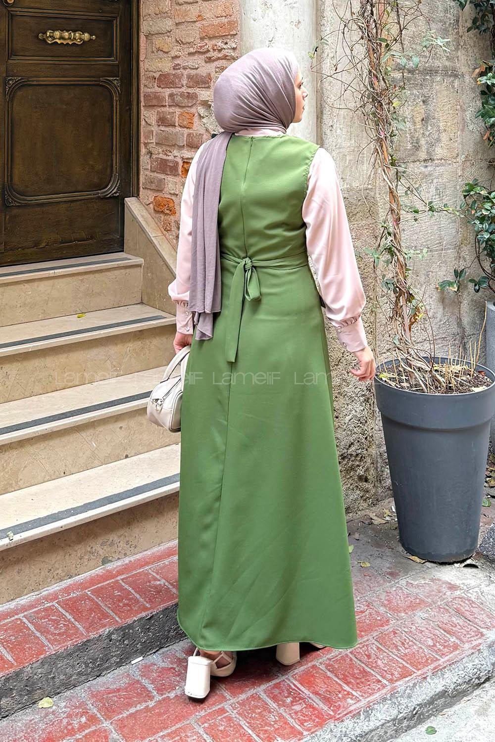 Lamelif Düğme Detaylı Elbise Kına Yeşili