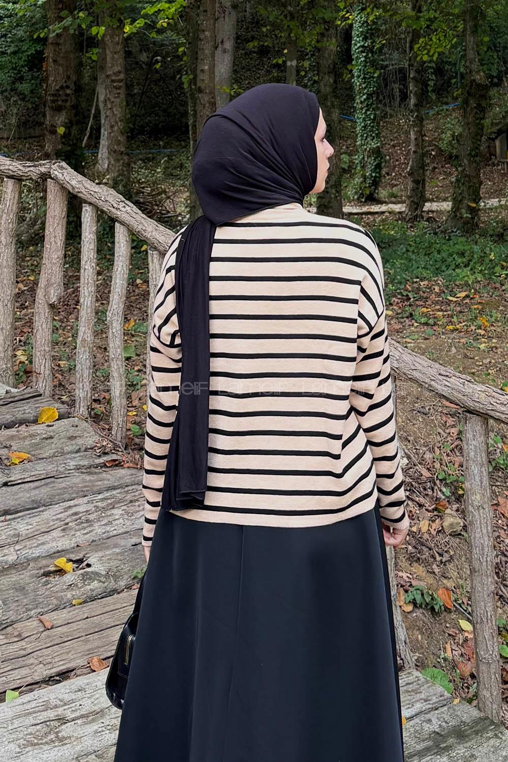 Camel Turtle Neck Long Arm Jumper