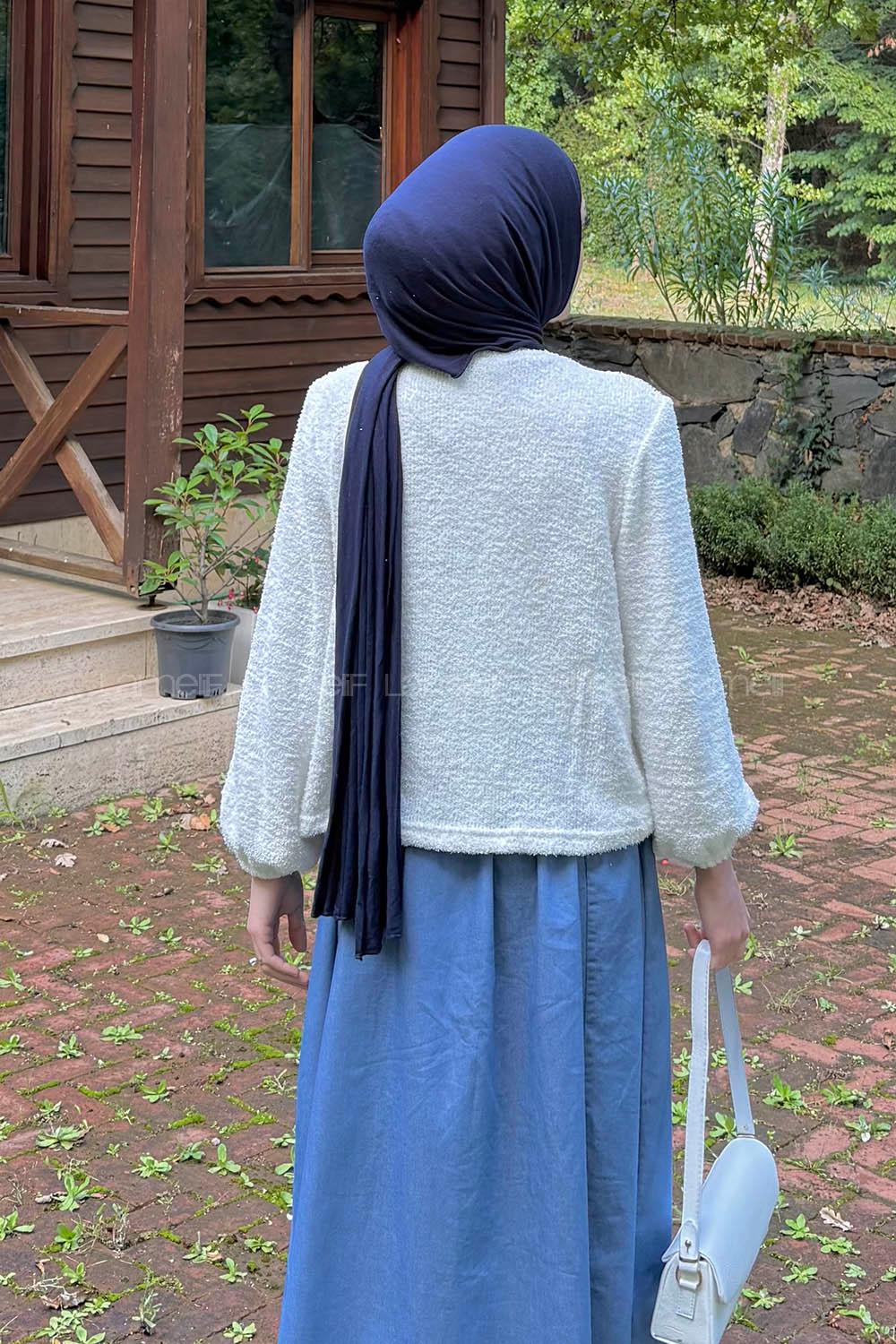 Lamelif Püsküllü Hırka Beyaz