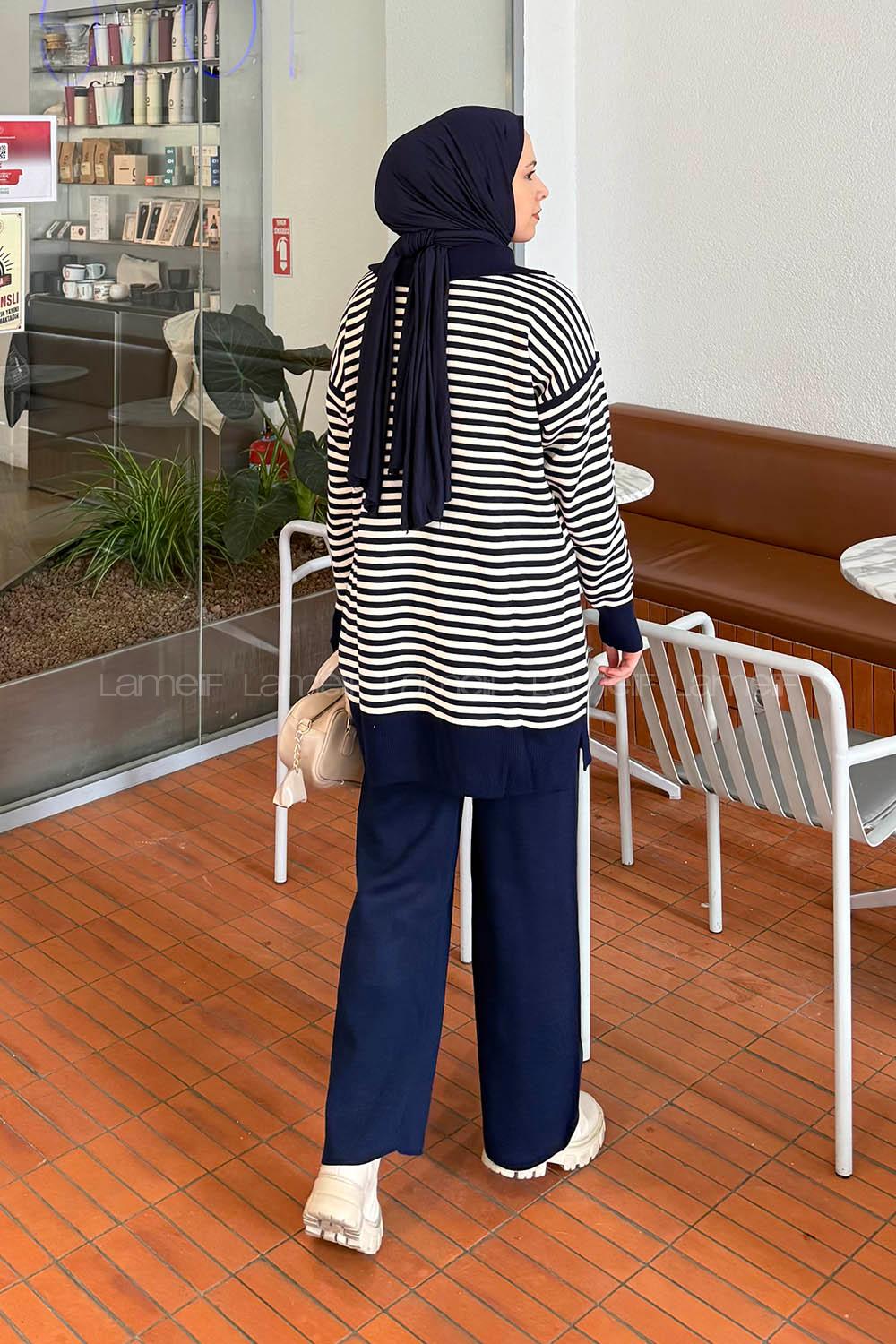 Lamelif Çizgili Balıkçı Yaka Triko Takım Lacivert