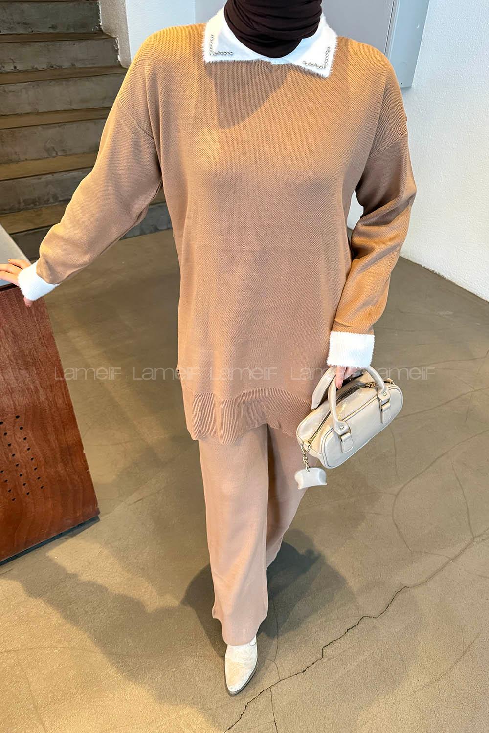 Lamelif Yakası Taşlı Triko Takım Camel