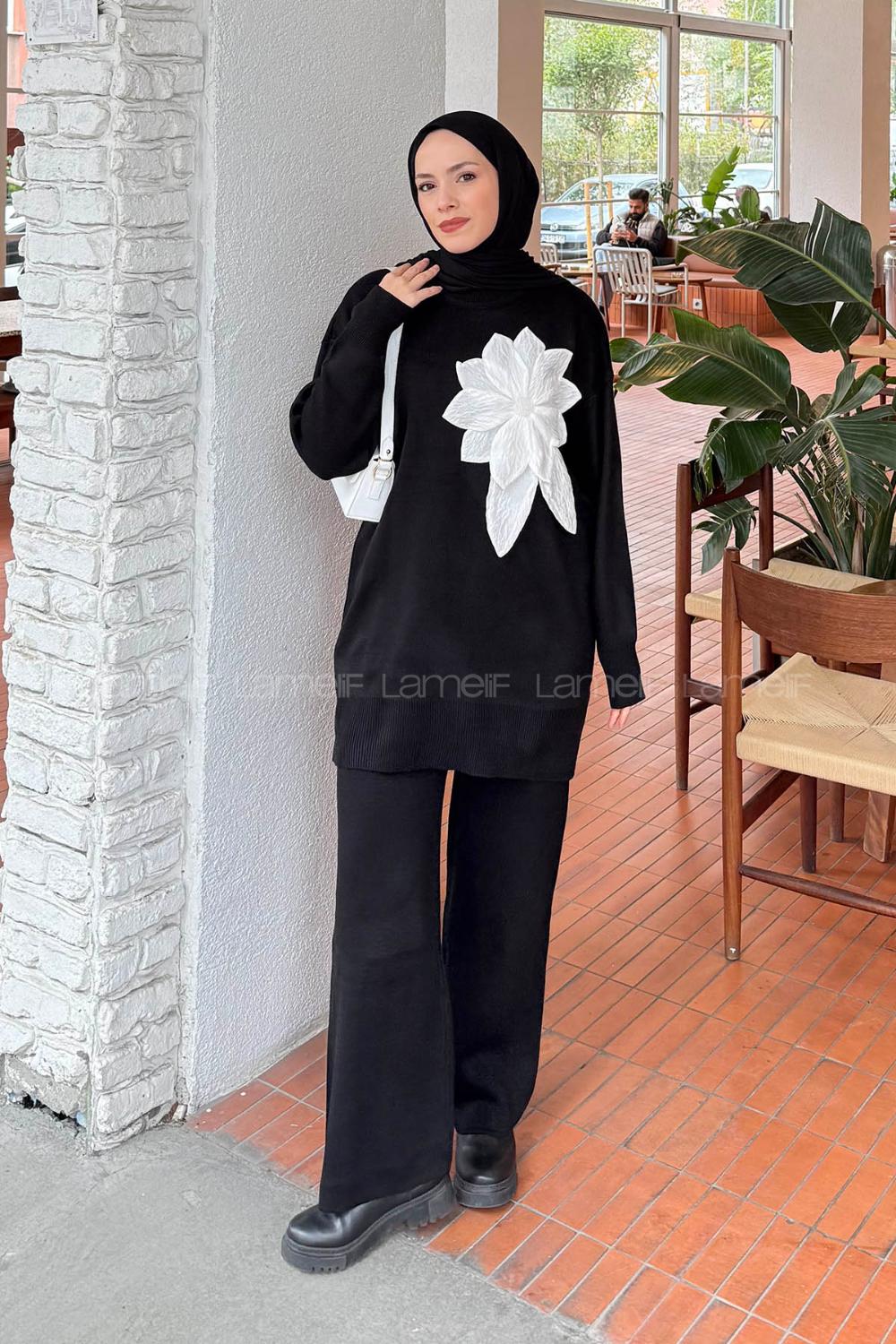Lamelif Çiçek Aksesuarlı Triko Takım Siyah