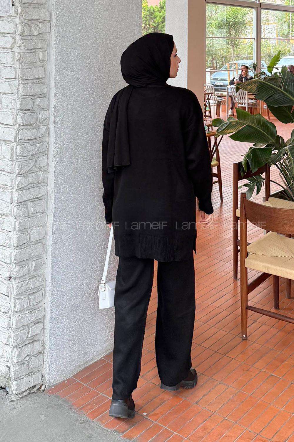 Lamelif Çiçek Aksesuarlı Triko Takım Siyah