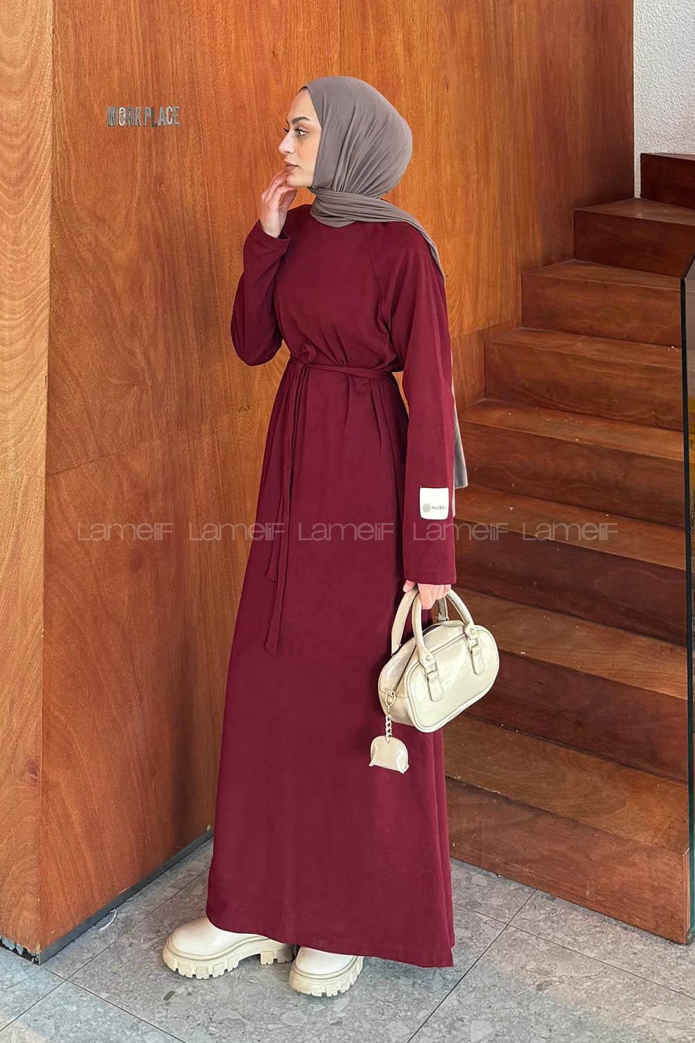 Lamelif Kuşaklı Arma Detaylı Elbise Bordo