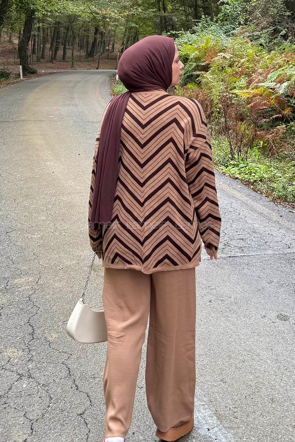 Lamelif Çizgi Detaylı Triko Takım Camel