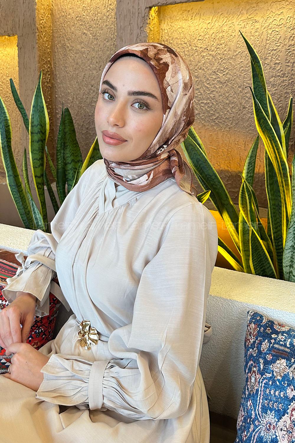 Lamelif Çiçek Desen Bambu Eşarp Badem