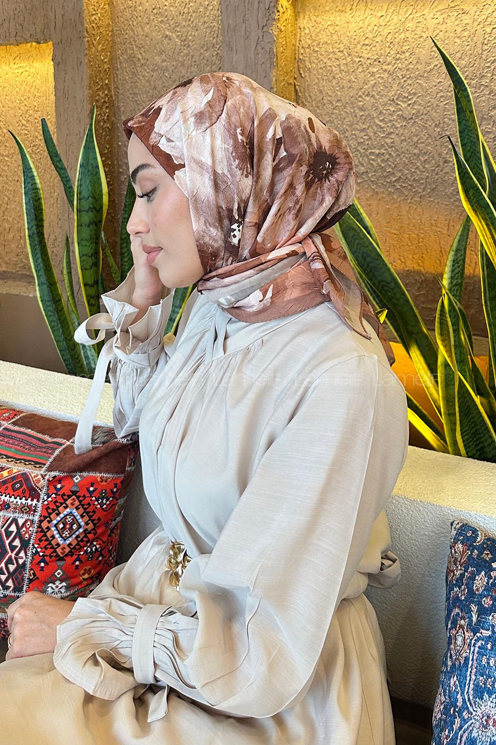 Lamelif Çiçek Desen Bambu Eşarp Badem