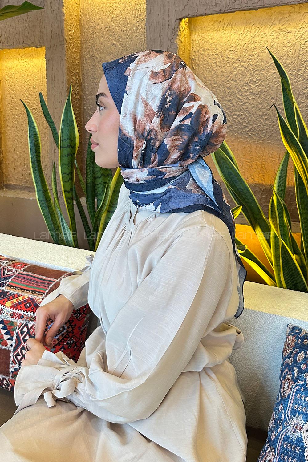 Lamelif Çiçek Desen Bambu Eşarp Lacivert Tarçın