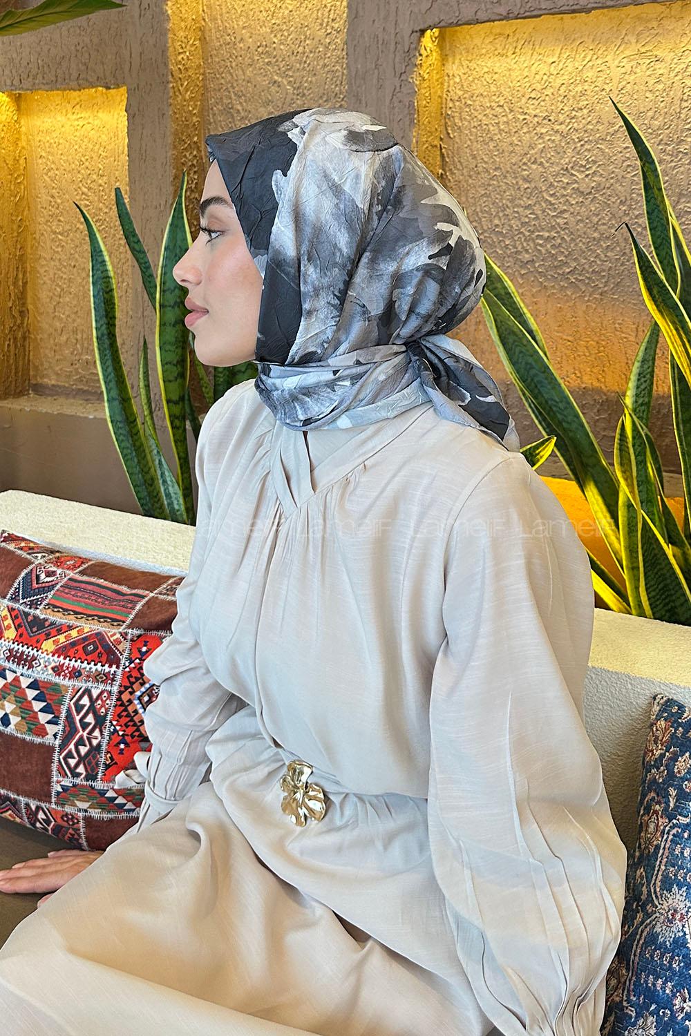 Lamelif Çiçek Desen Bambu Eşarp Siyah Gri