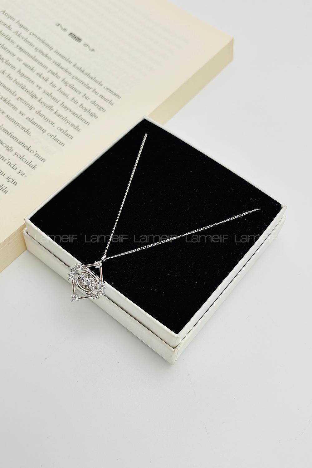 Lamelif Gümüş Kristal Taşlı Zirkon Tasarım Kolye