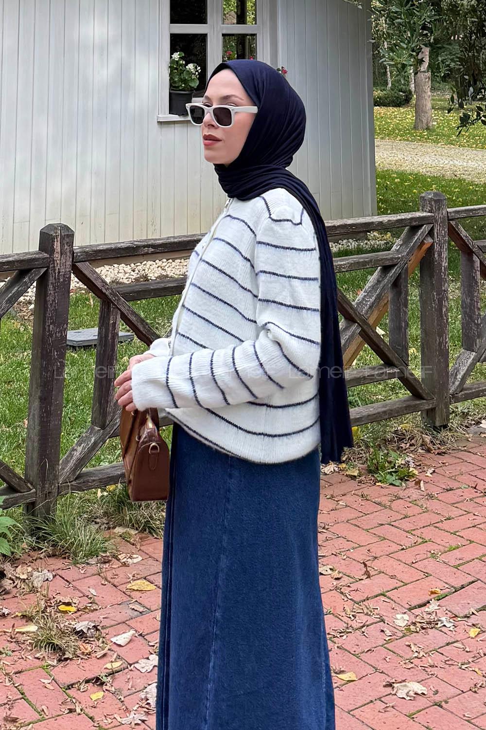 Lamelif Çizgi Detaylı Hırka Beyaz-Mavi