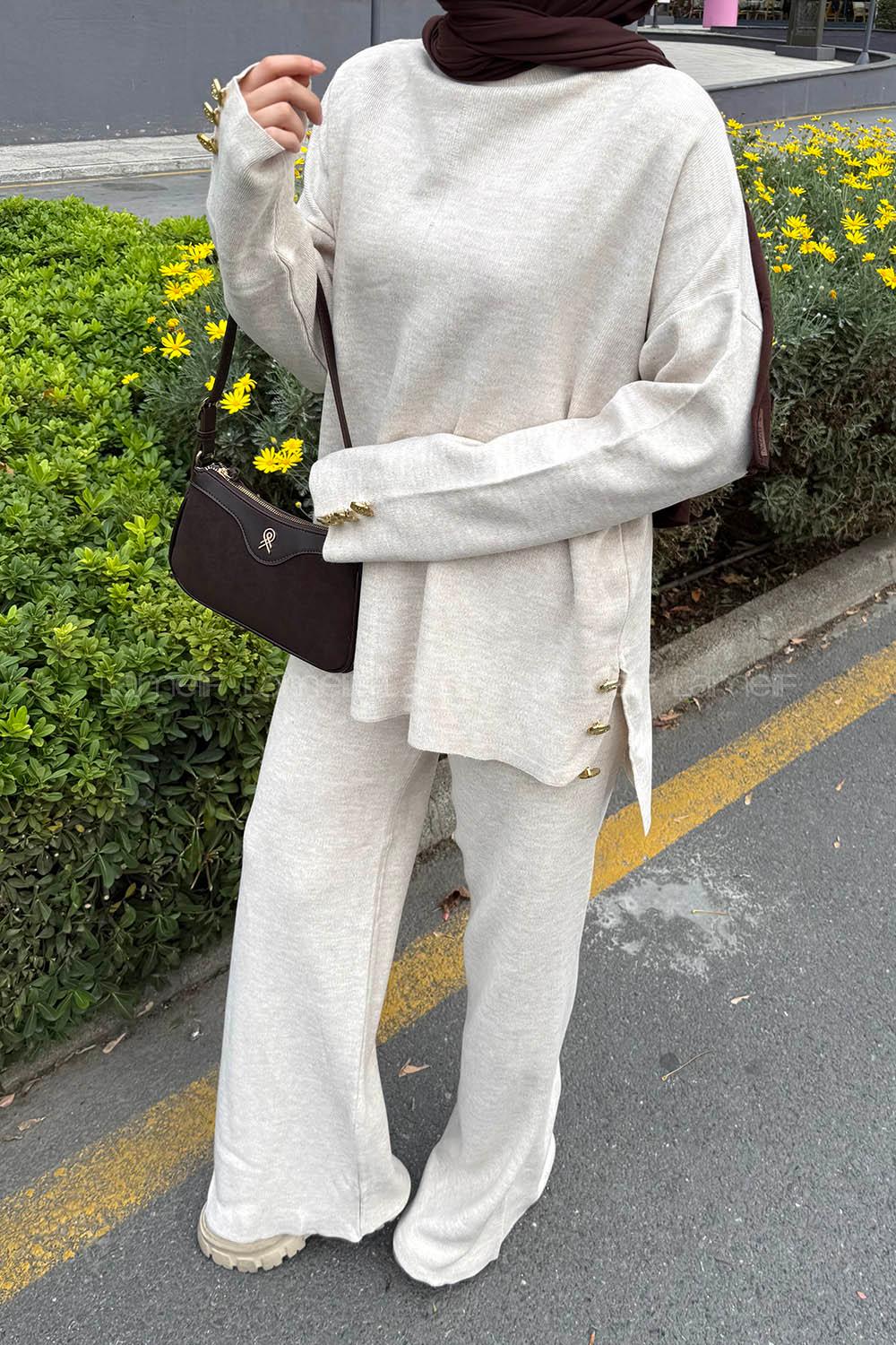 Lamelif Düğme Detaylı Triko Takım Bej