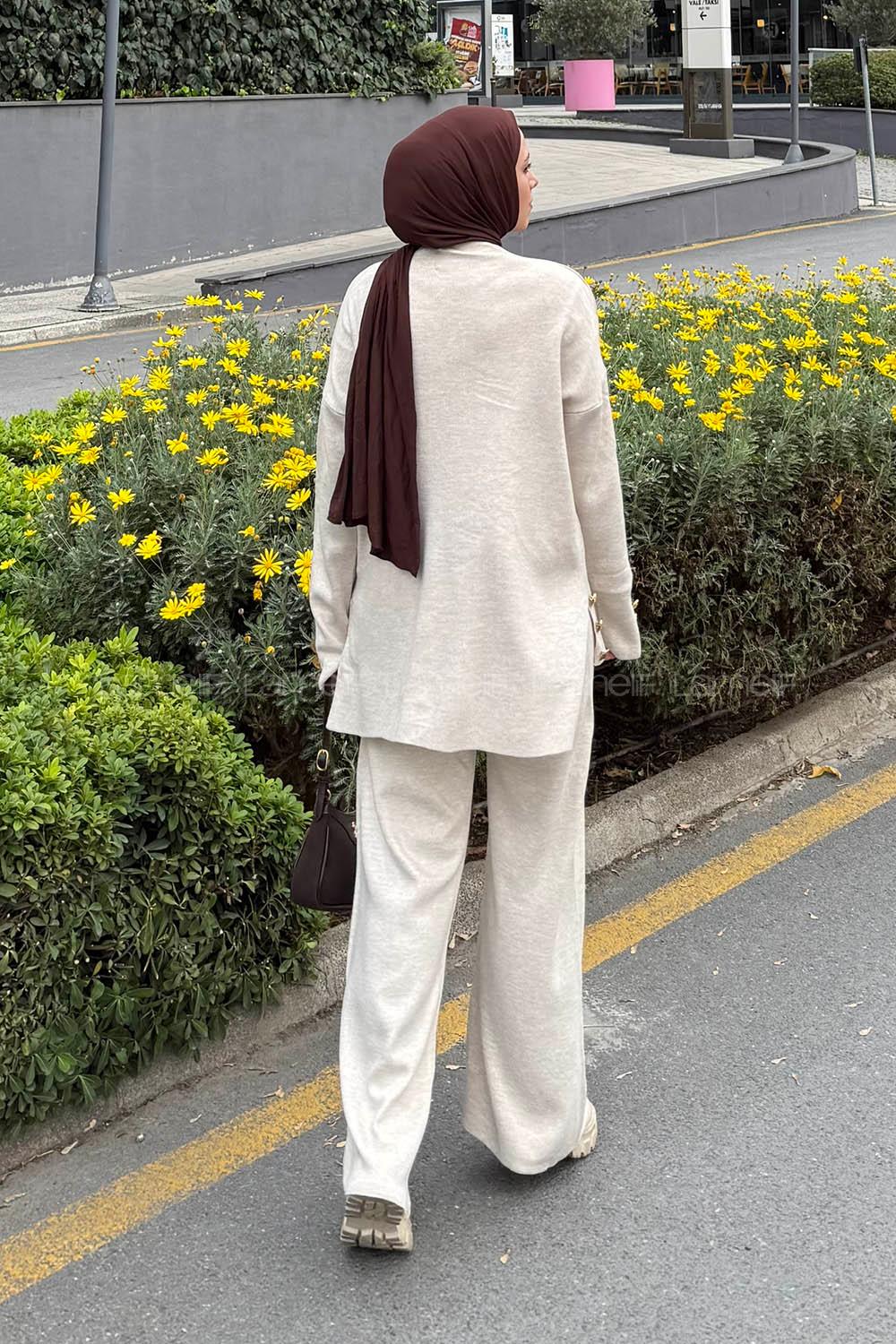 Lamelif Düğme Detaylı Triko Takım Bej