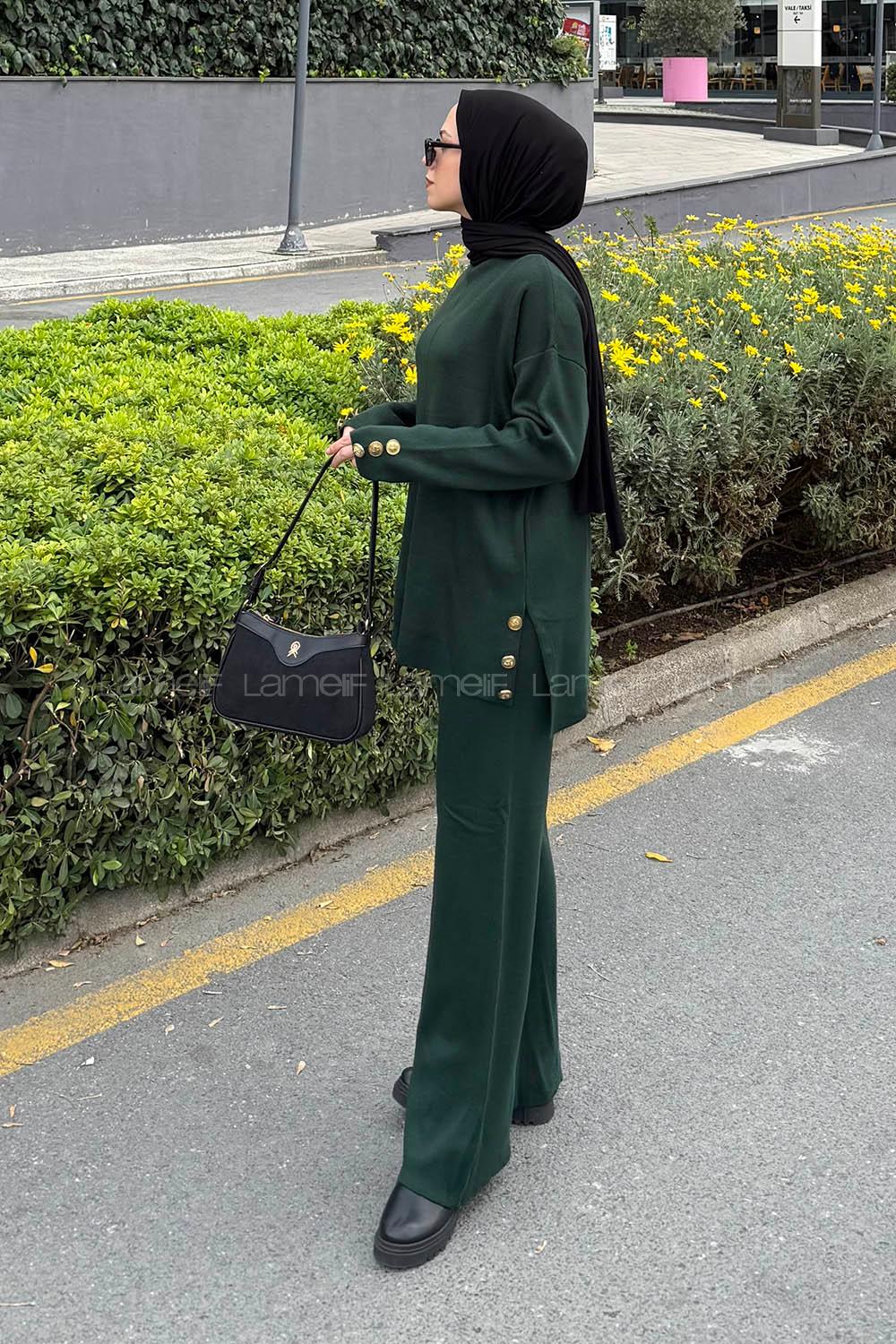 Lamelif Düğme Detaylı Triko Takım Zümrüt