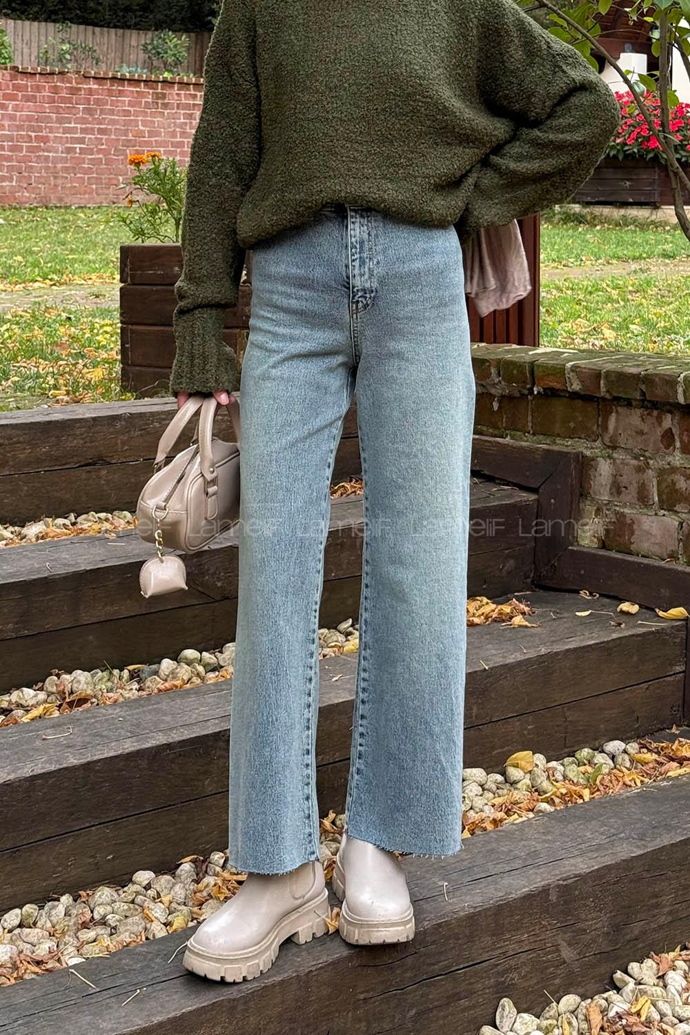 Lamelif Kesik Paça Jean Mavi Yıkama