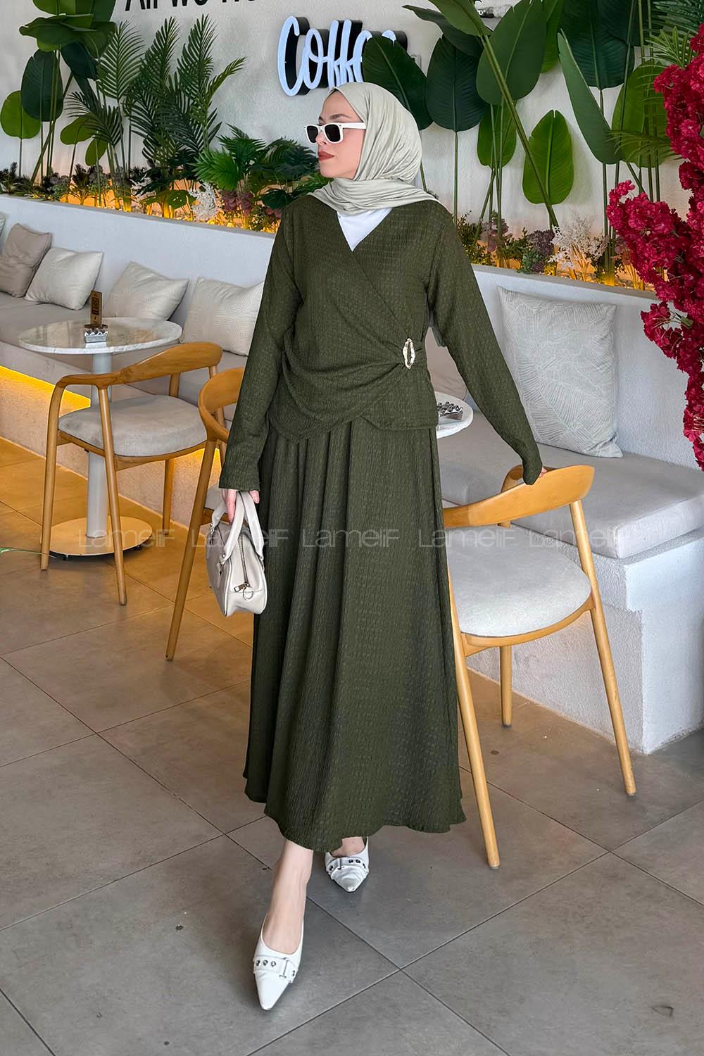 Lamelif Broş Detaylı Etekli Takım Haki