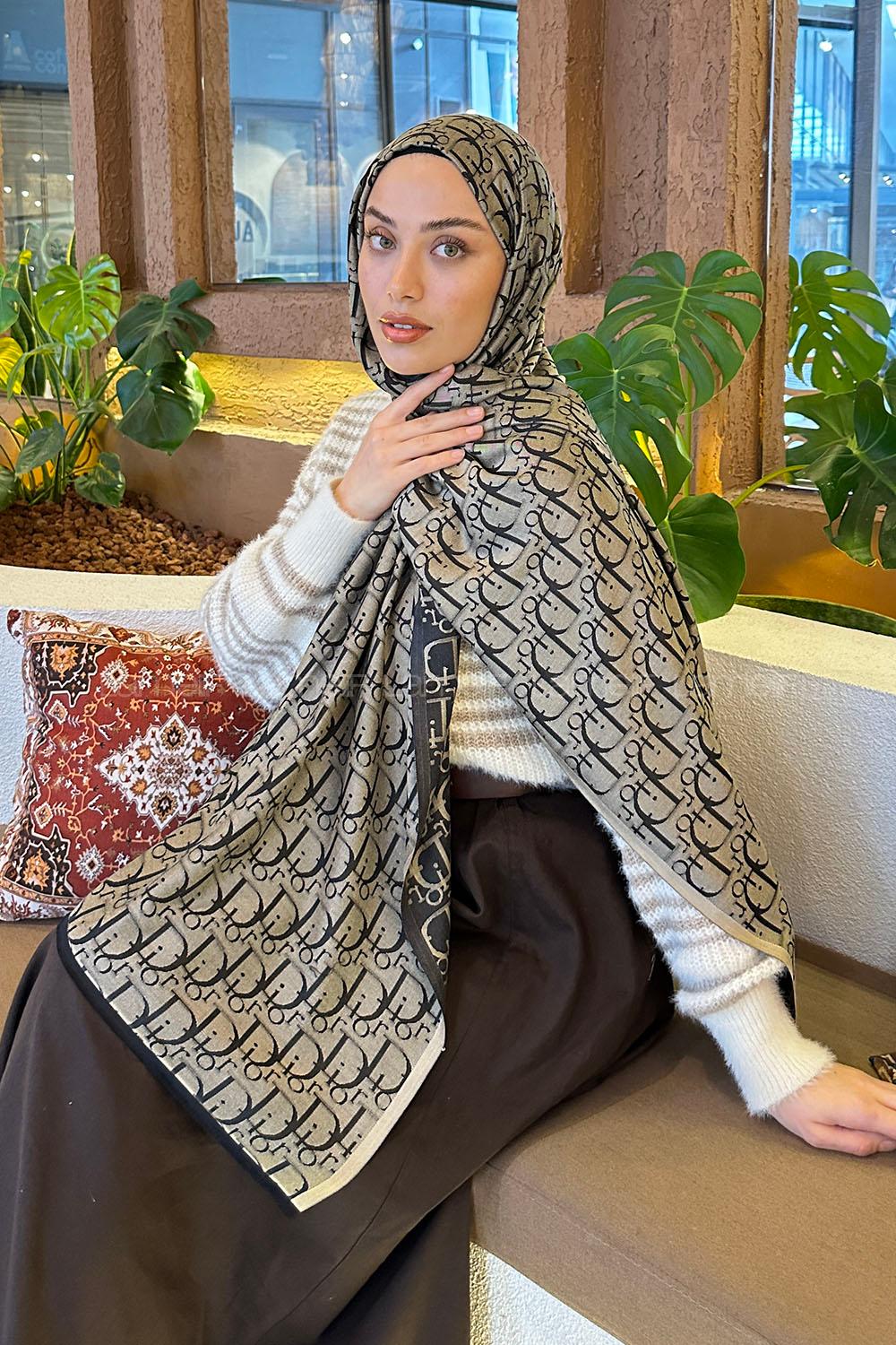 Lamelif Dior Desen Kaşmir Çift Taraflı Şal Siyah Bej