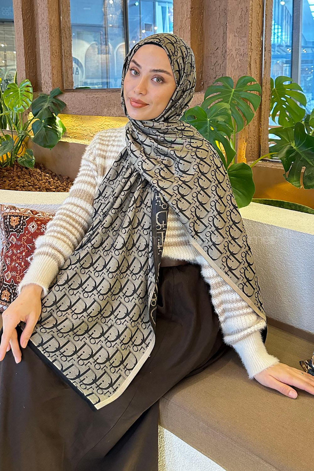 Lamelif Dior Desen Kaşmir Çift Taraflı Şal Siyah Bej