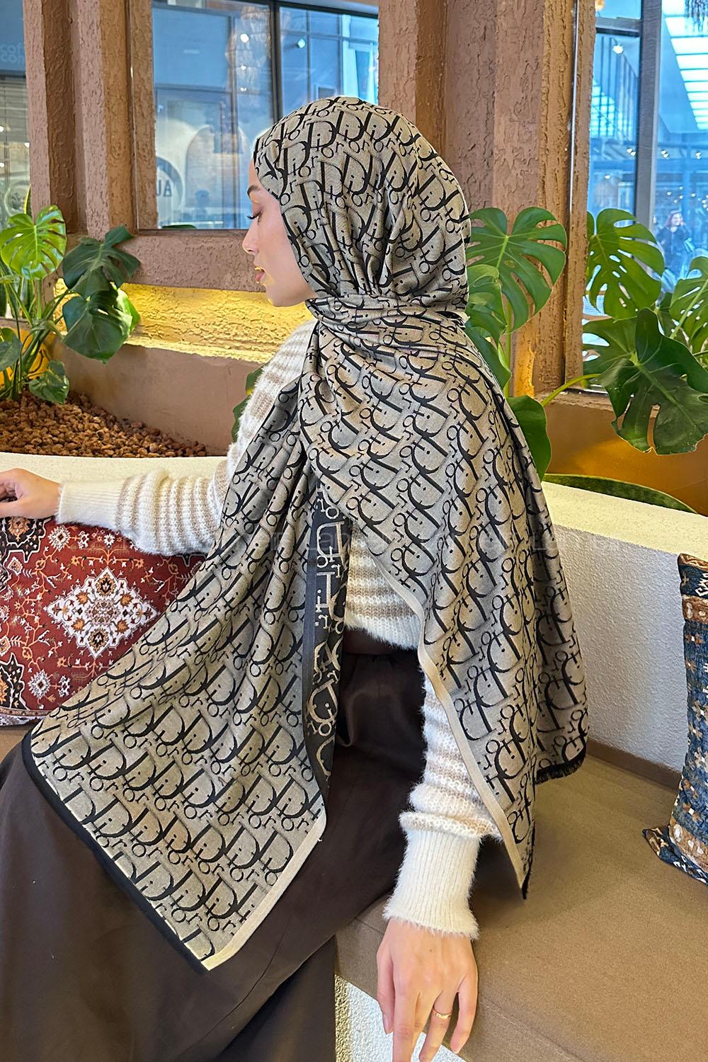 Lamelif Dior Desen Kaşmir Çift Taraflı Şal Siyah Bej