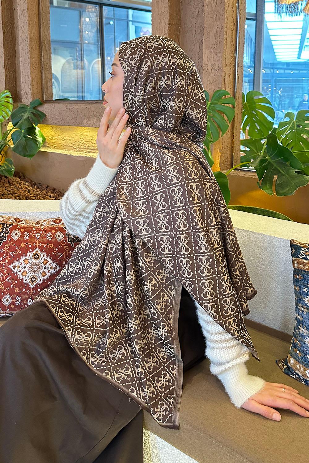 Lamelif Guess Desen Kaşmir Çift Taraflı Şal Acı Kahve