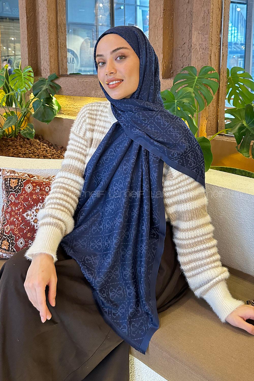 Lamelif Guess Desen Kaşmir Çift Taraflı Şal Lacivert