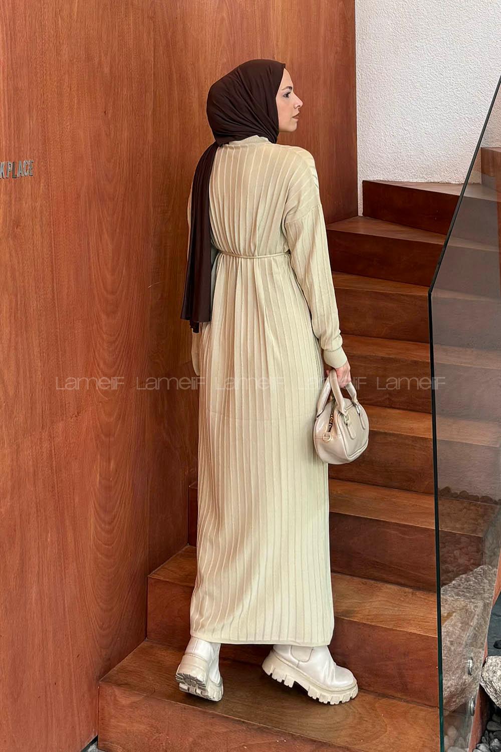 Lamelif Dikiş Detaylı Tesettür Elbise Bej