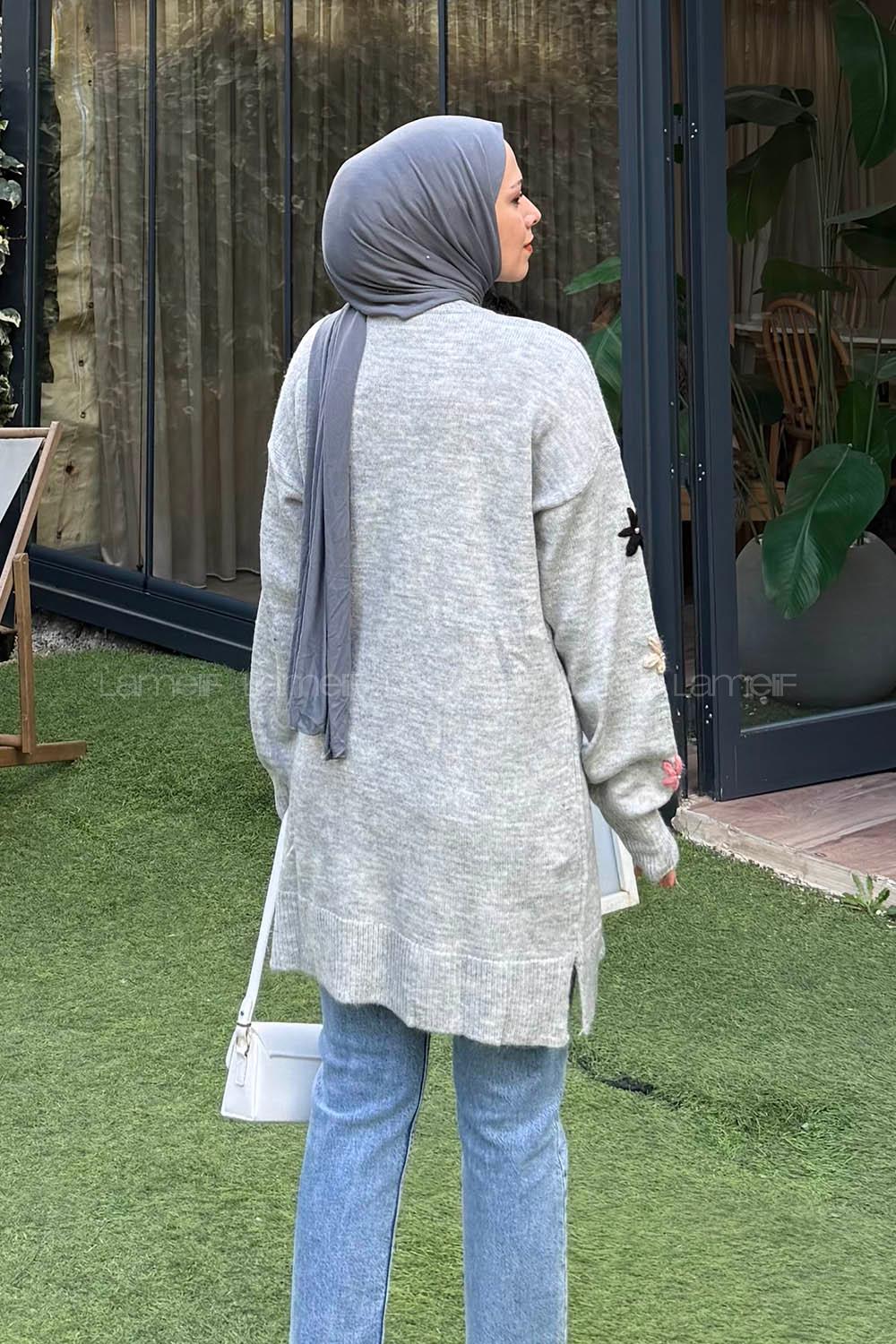 Lamelif Çiçek Detaylı Triko Kazak Açık Gri