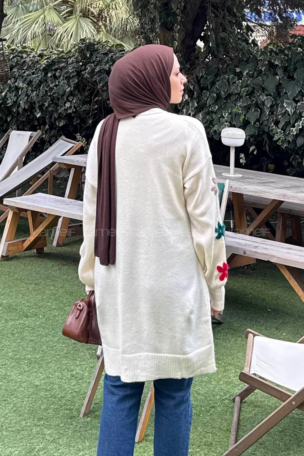 Lamelif Çiçek Detaylı Triko Kazak Natural