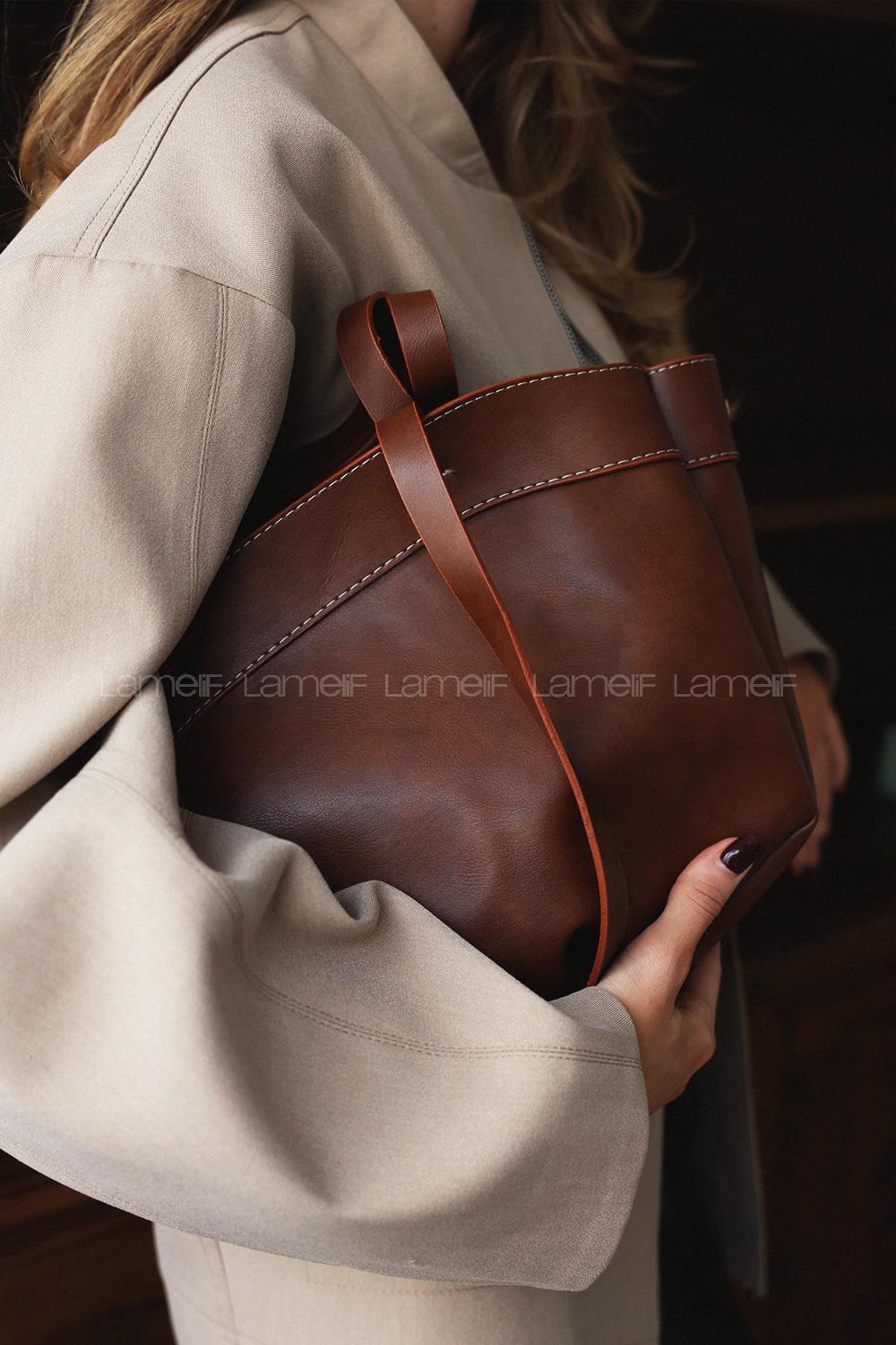 Tan Buckle Skin Hand Bag Bag