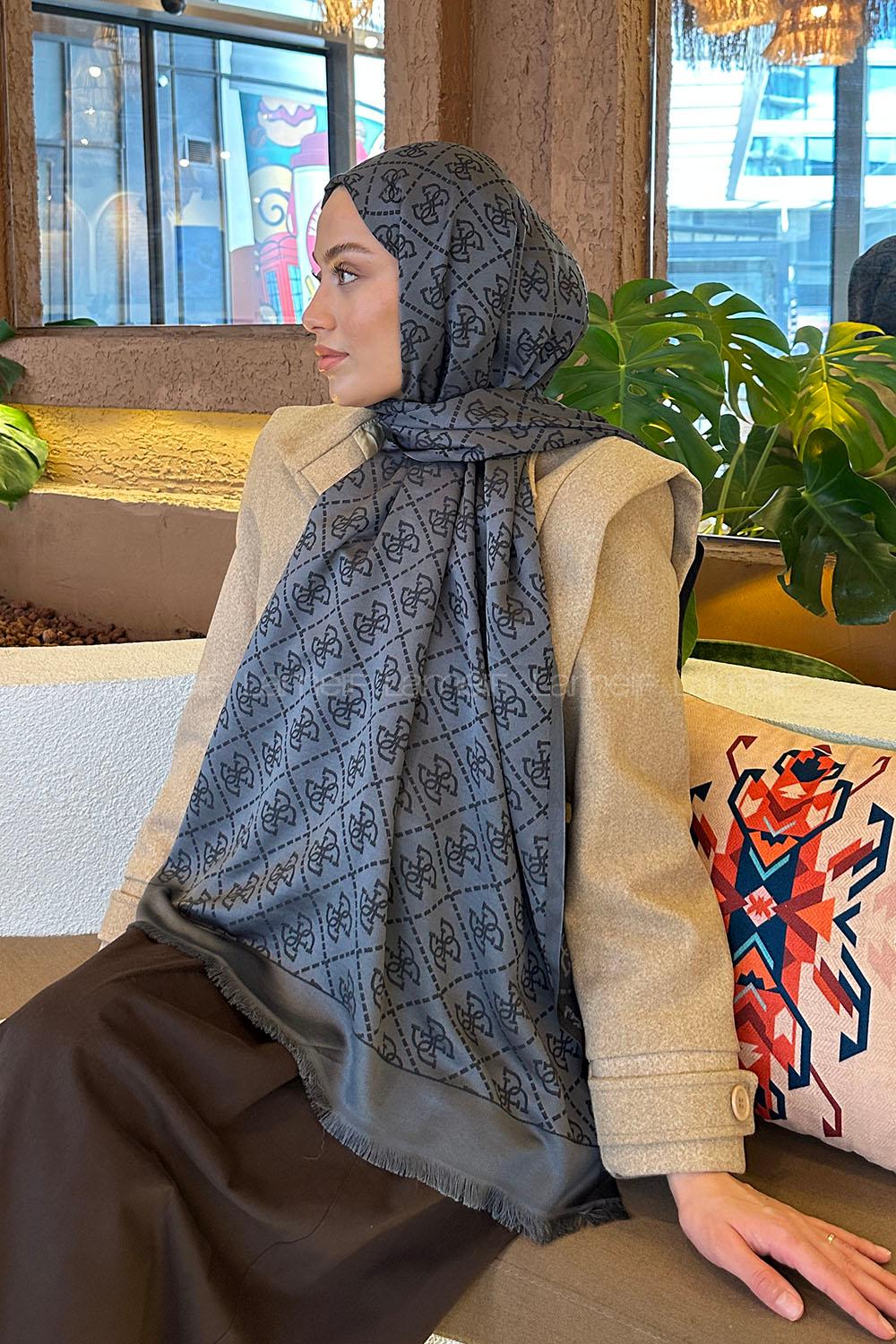 Lamelif Guess Desen Kaşmir Çift Taraflı Şal Siyah Füme