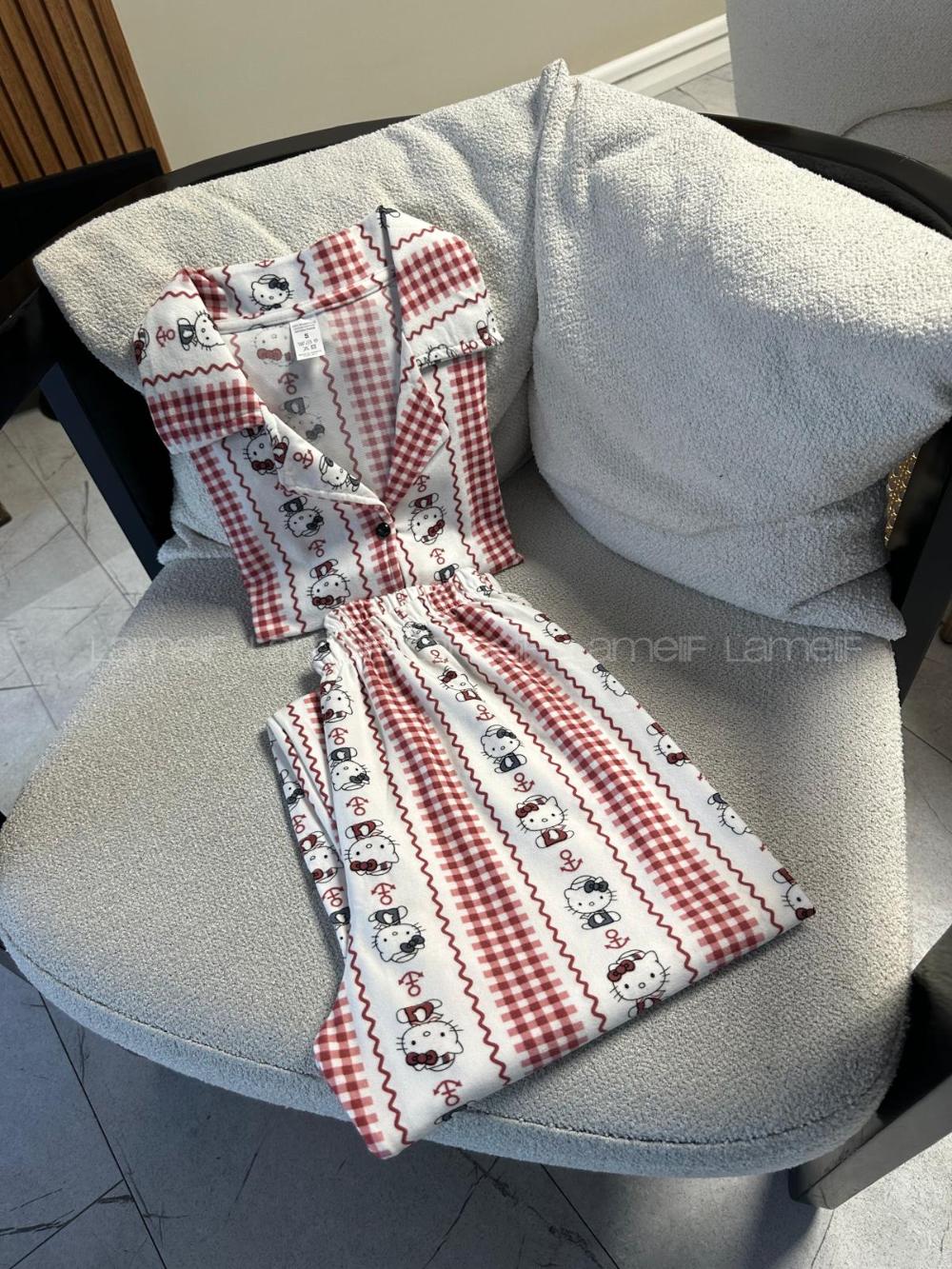 White Crew Neck Long Arm Without Accessories Combed Fabric Regular Trousers Comfortable Suit