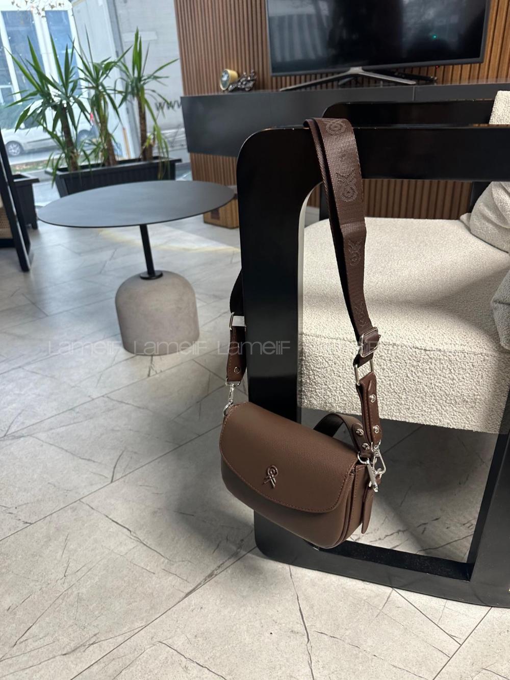 Bitter Brown With Zipper Skin Hand Bag Bag