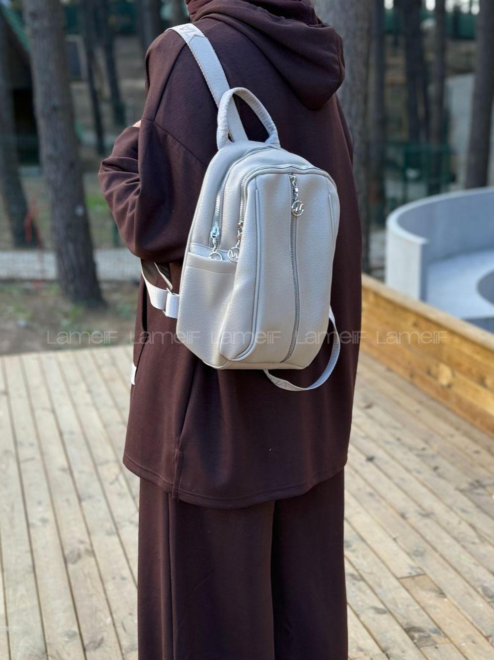 Lamelif Gümüş Fermuarlı Suni Deri Sırt Çantası