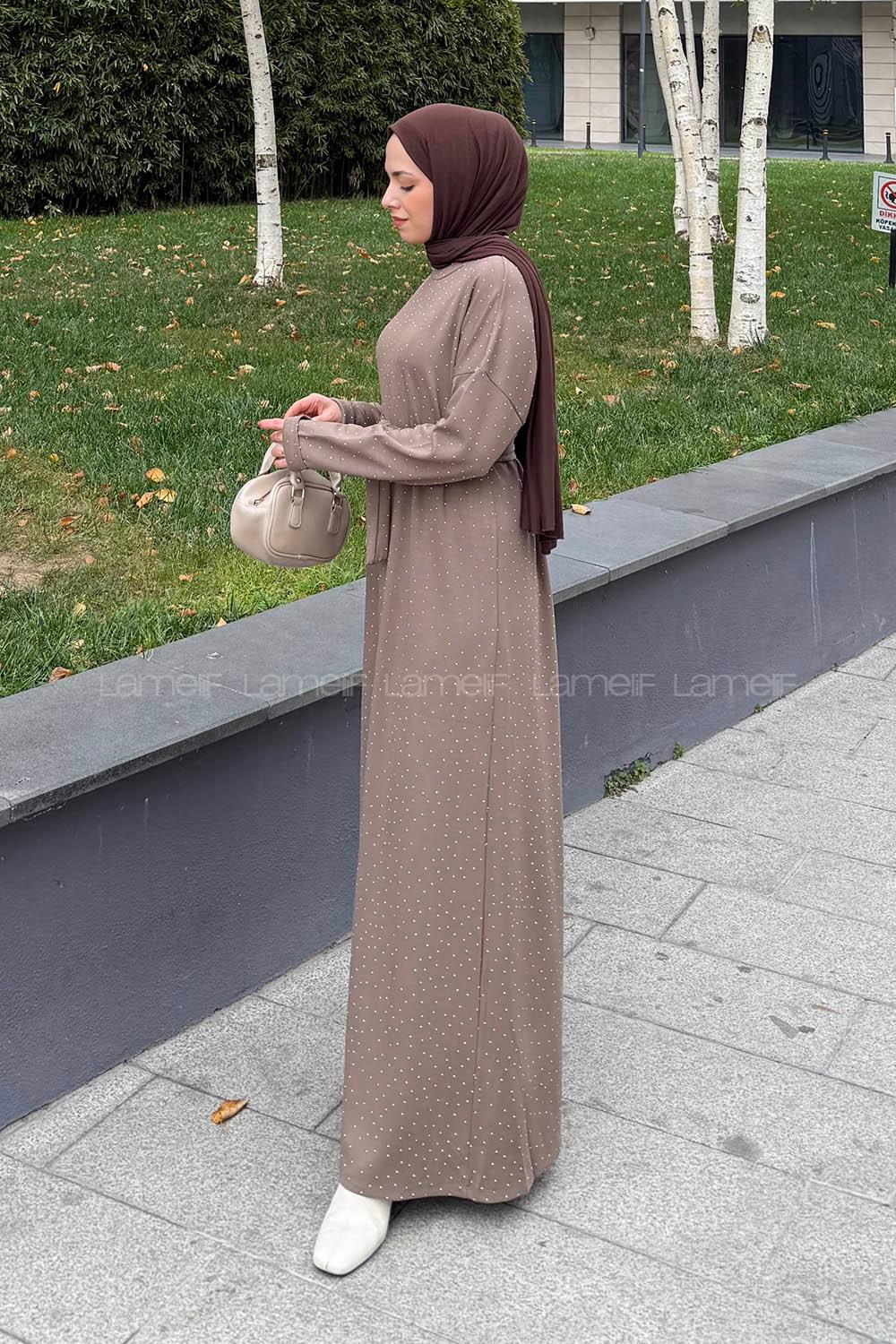 Lamelif Taş Detaylı Tesettür Elbise Soft Kahve