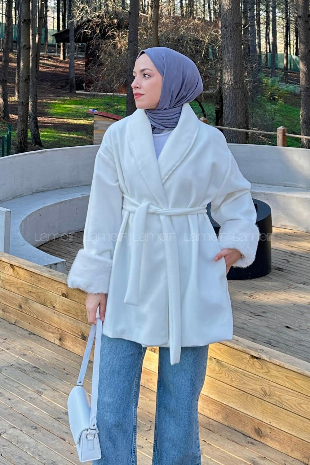 Lamelif Kol Kürk Detaylı Kaban Beyaz