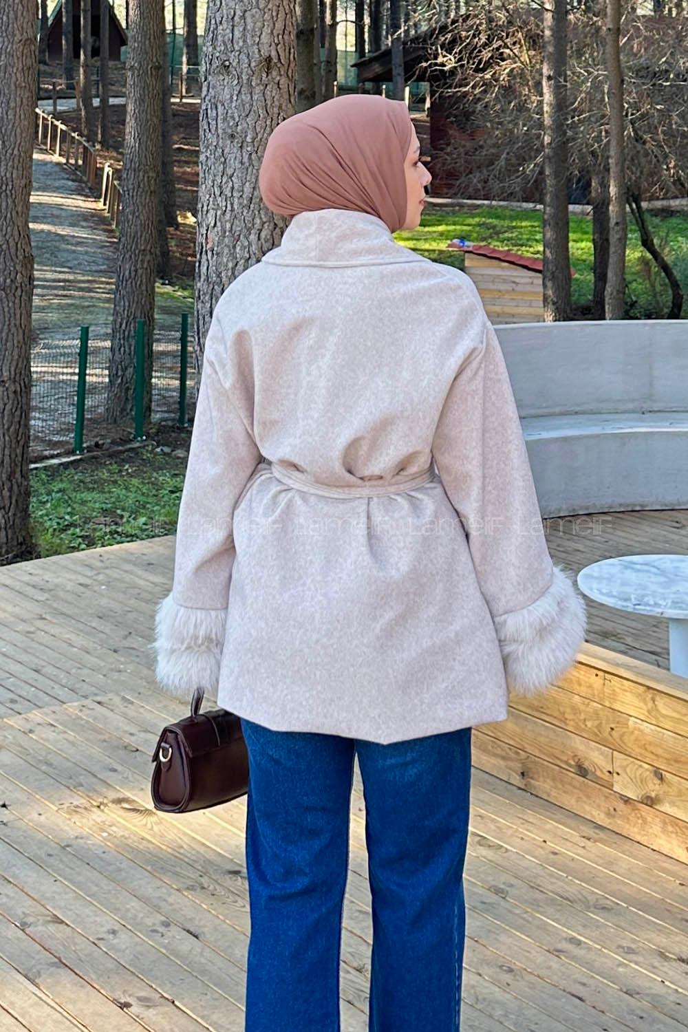 Lamelif Kol Kürk Detaylı Kaban Krem