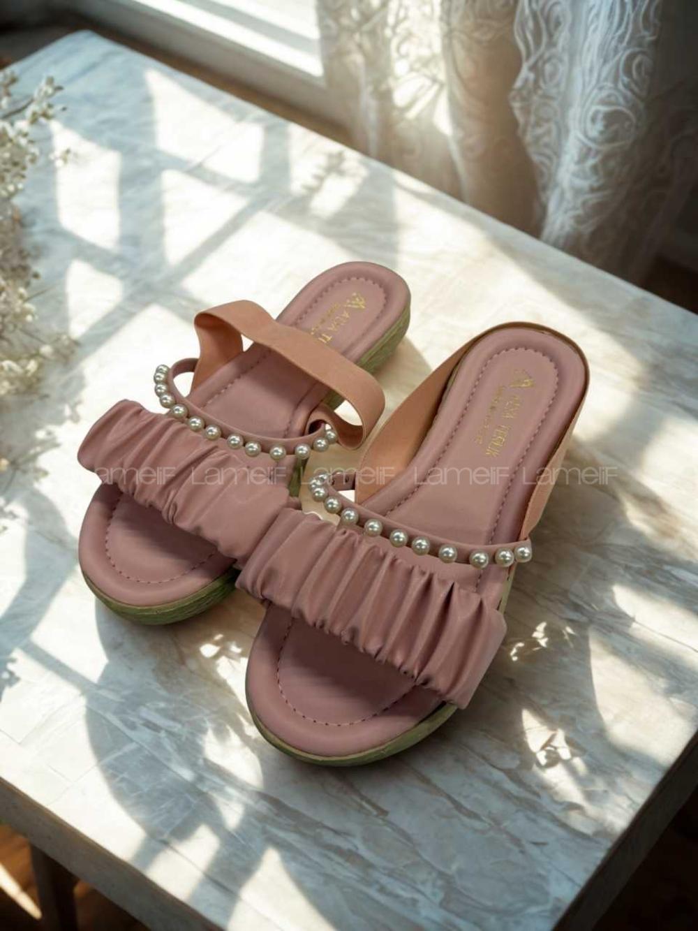 Lamelif Büzgülü İnci Detaylı Sandalet Pudra Rengi