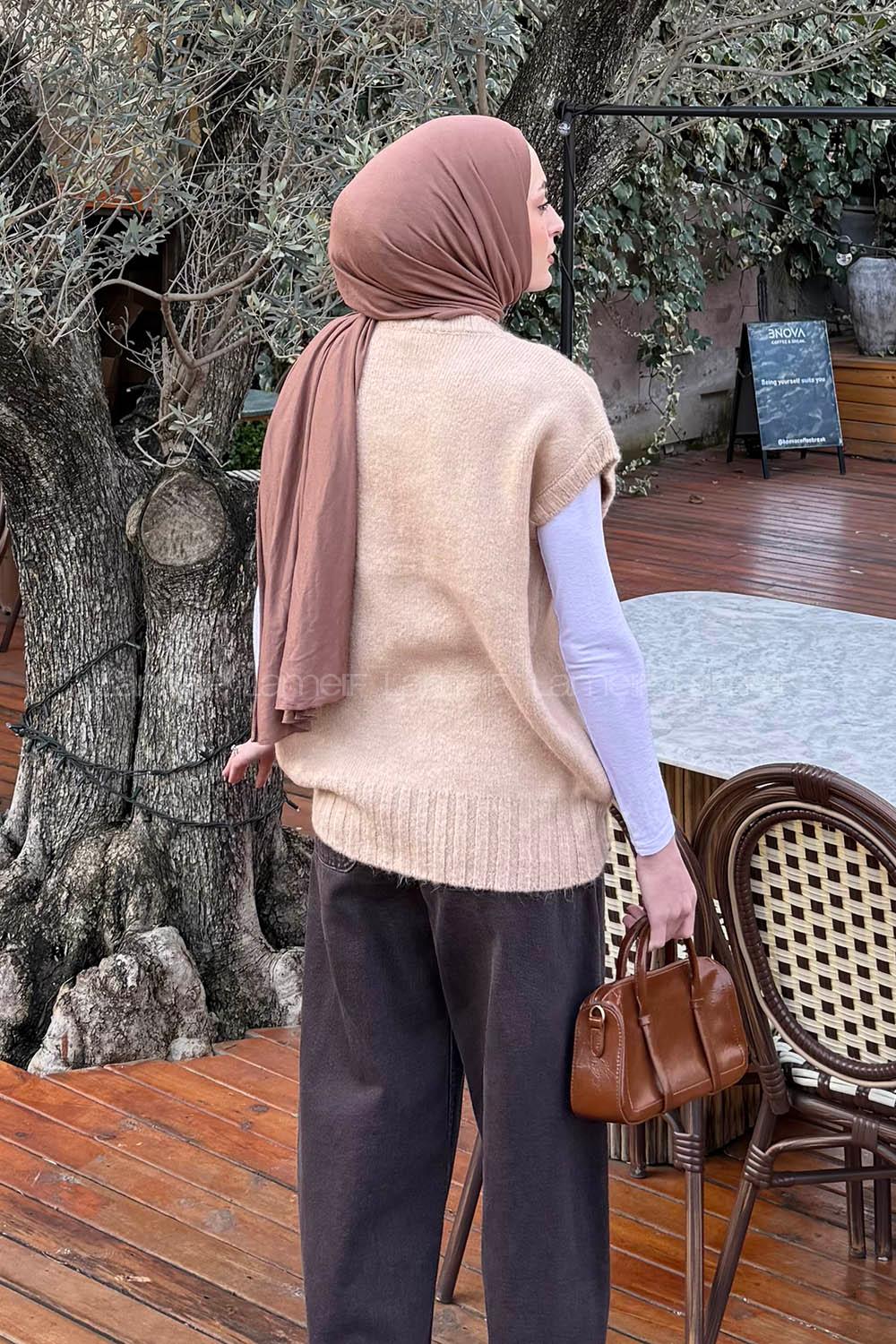 Lamelif Ön Kavis Detaylı Süveter Bej