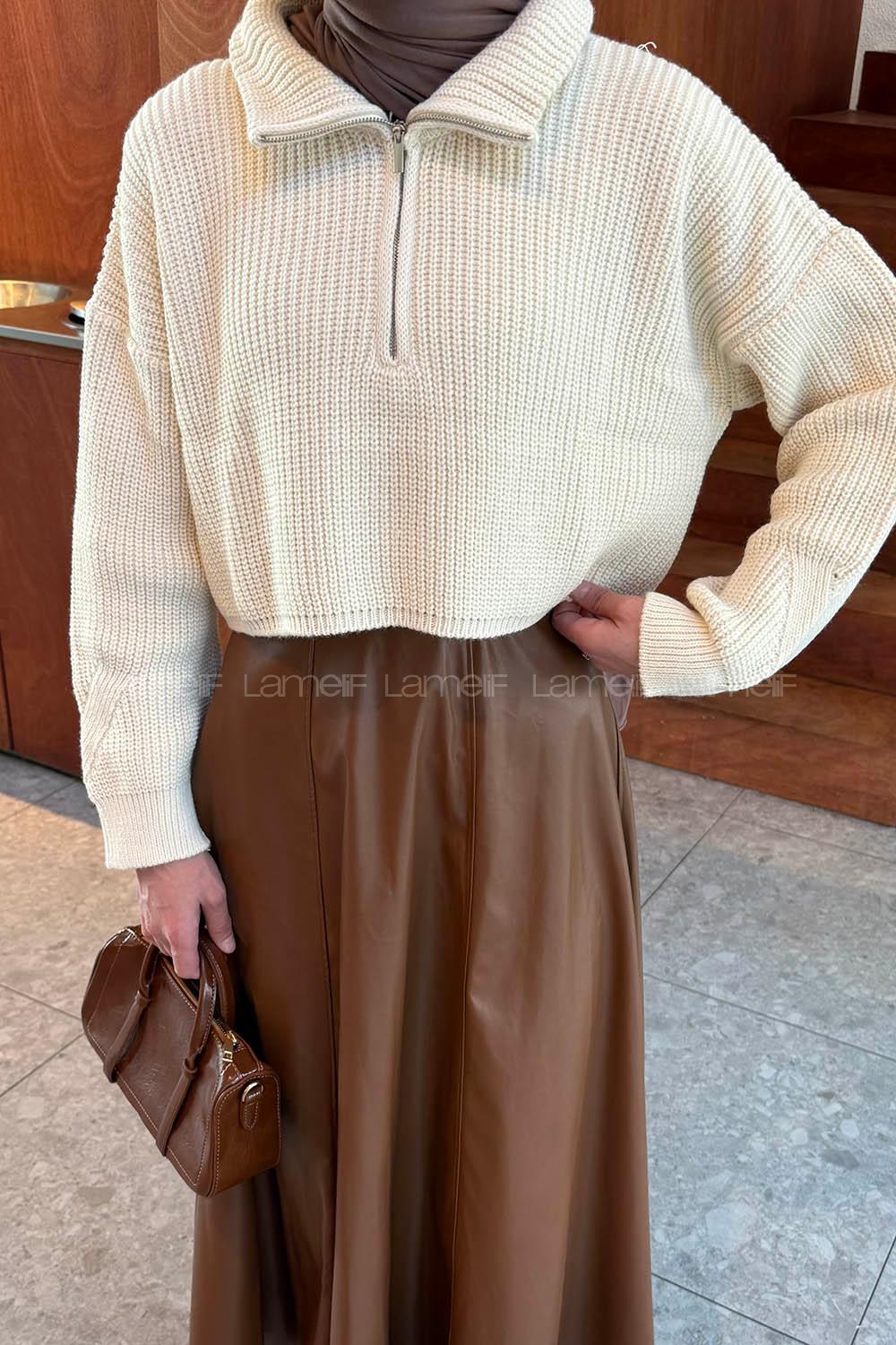 Lamelif Yaka Fermuarlı Crop Triko Kazak Ekru