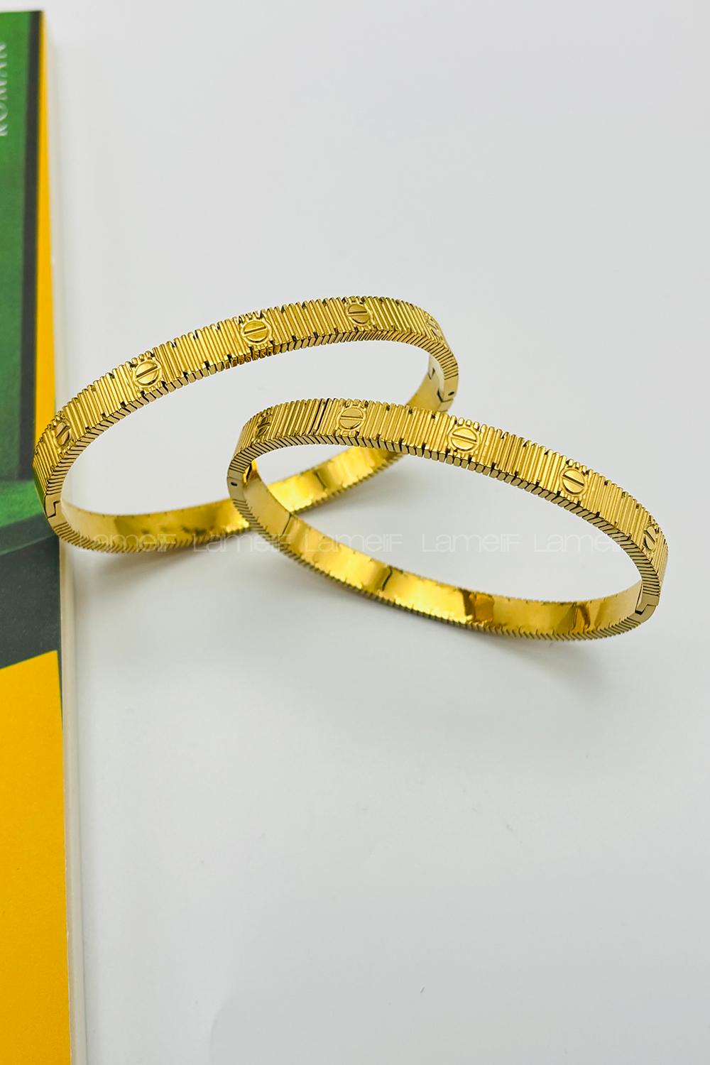 Gold Belted Gold Straight Wristband