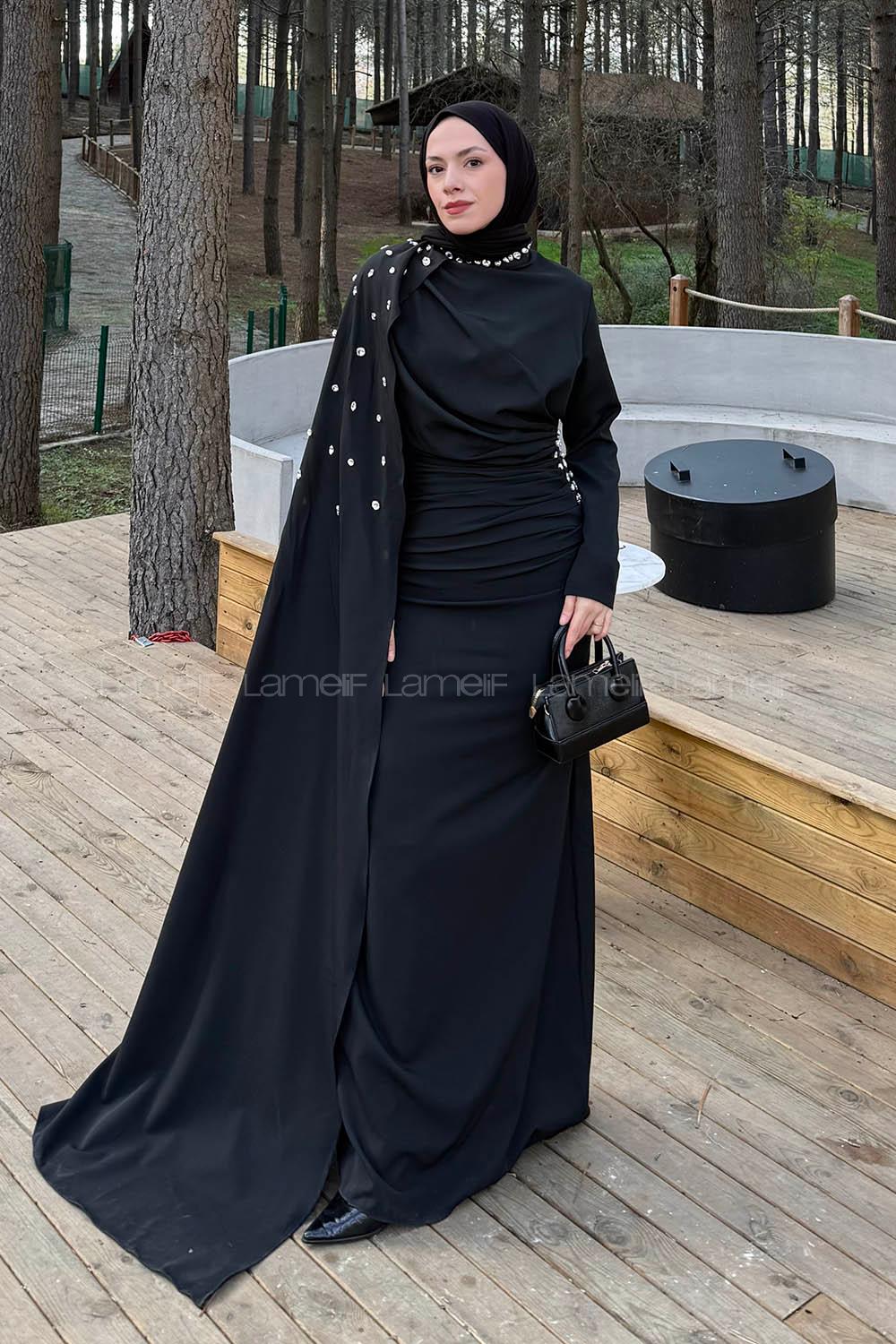 Lamelif Pelerin Detaylı Taşlı Elbise Siyah